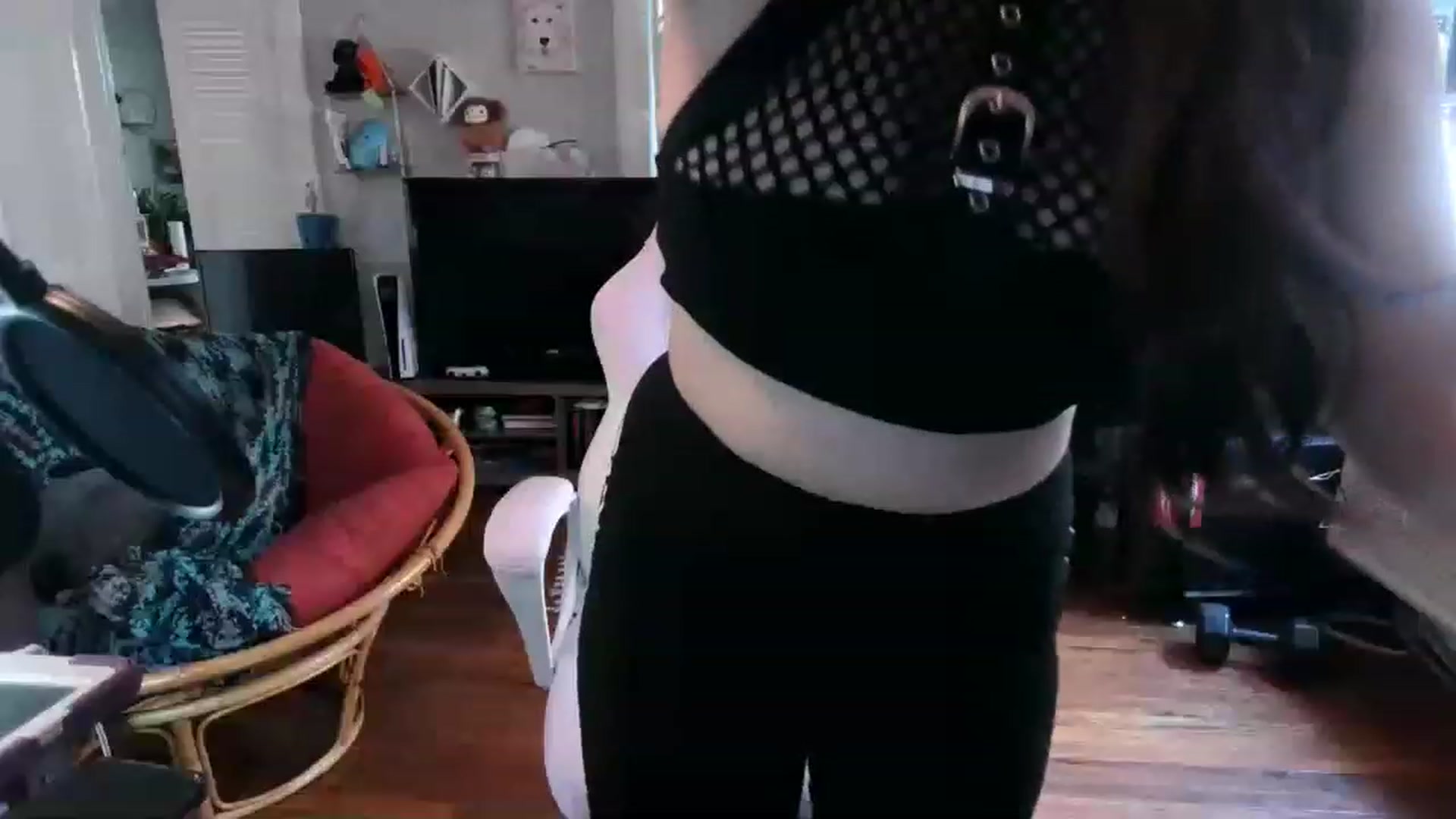 Gallery image thumbnail from SoooBunny's myfreecams stream on, 11/28/2022, 21:15 image 8 of 20