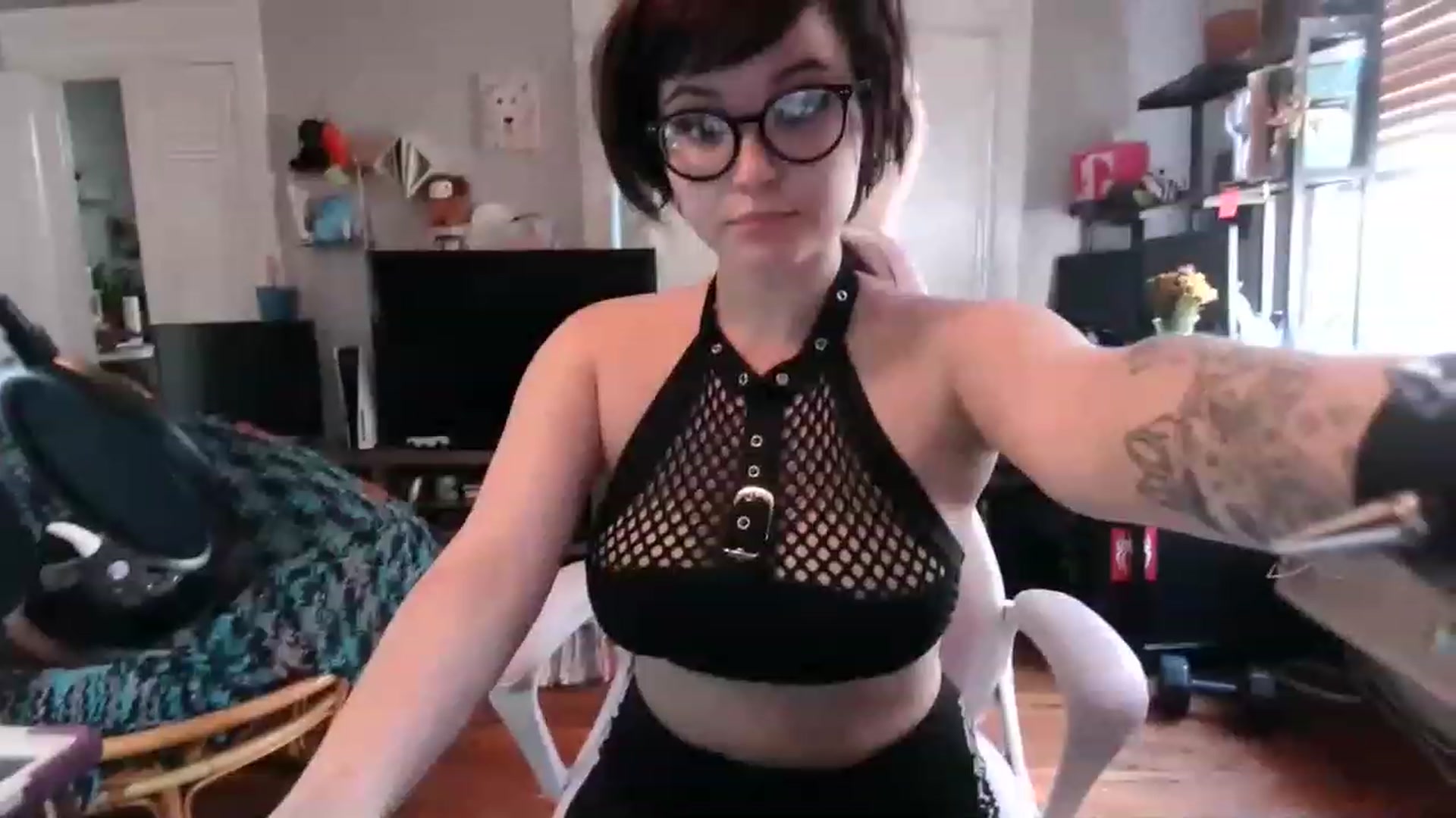 Gallery image thumbnail from SoooBunny's myfreecams stream on, 11/28/2022, 21:15 image 18 of 20