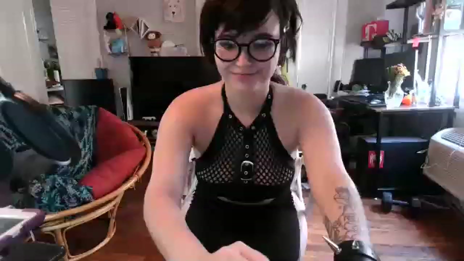 Gallery image thumbnail from SoooBunny's myfreecams stream on, 11/28/2022, 21:15 image 6 of 20