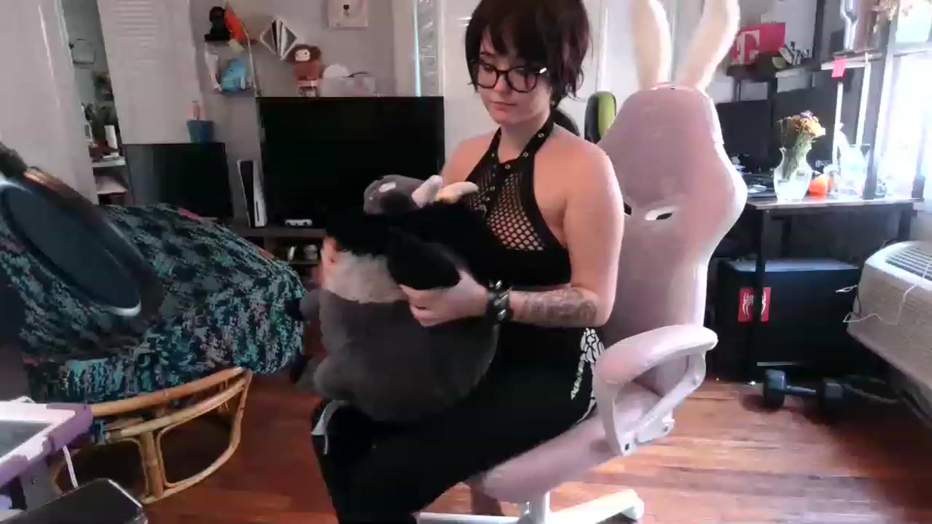Gallery image thumbnail from SoooBunny's myfreecams stream on, 11/28/2022, 21:15 image 17 of 20