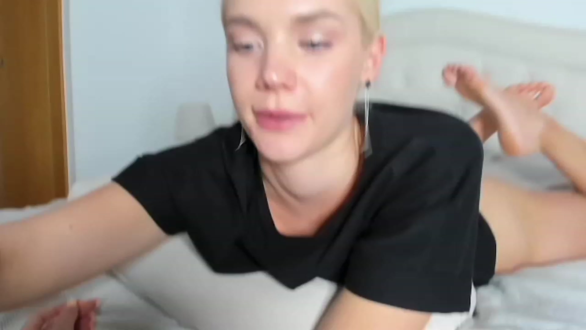 Gallery image thumbnail from SophSeptember's myfreecams stream on, 08/06/2023, 16:15 image 9 of 20