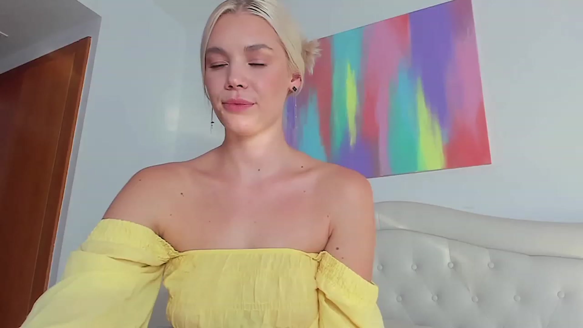 Gallery image thumbnail from SophSeptember's myfreecams stream on, 09/27/2023, 15:17 image 2 of 20