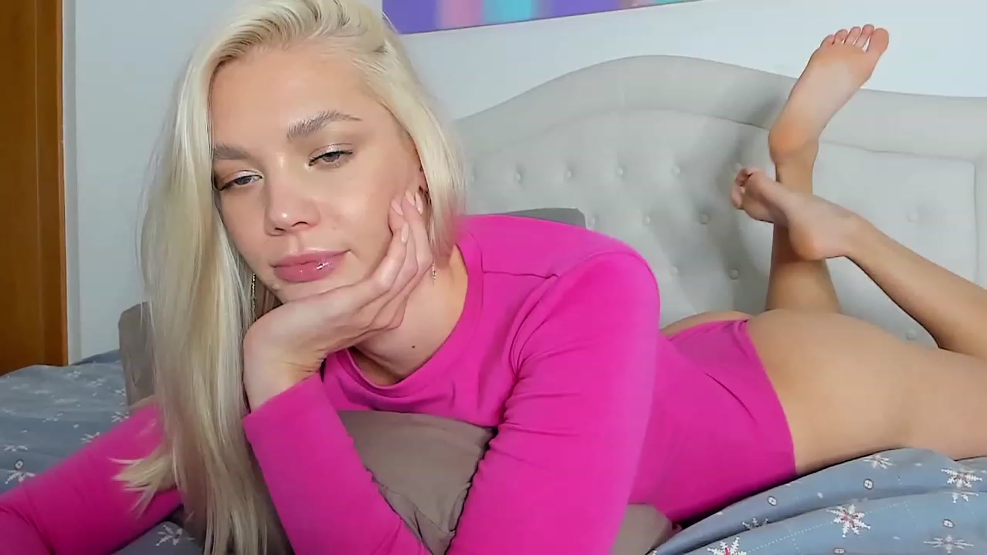 Gallery image thumbnail from SophSeptember's myfreecams stream on, 11/01/2023, 16:01 image 8 of 20
