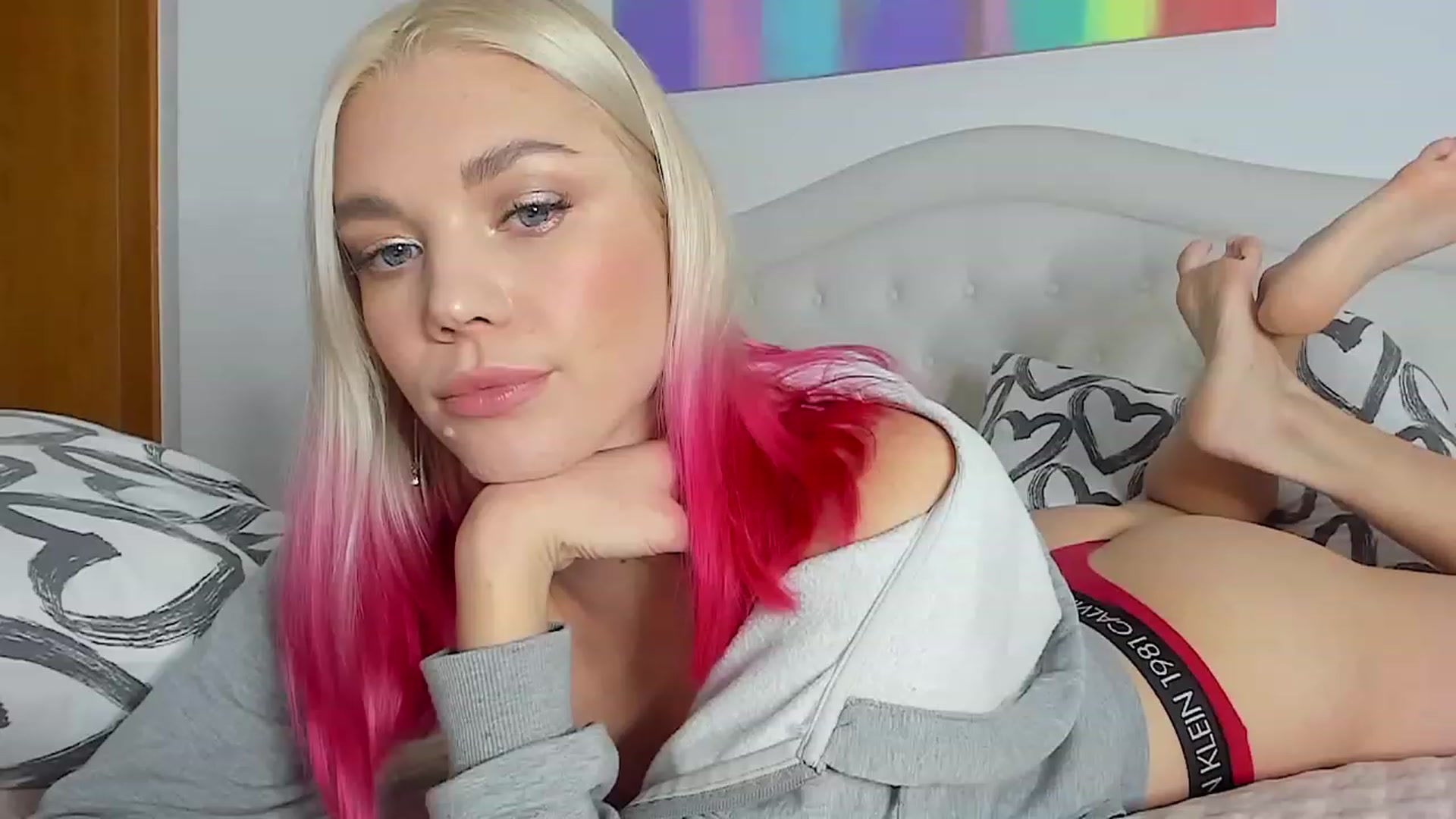 Gallery image thumbnail from SophSeptember's myfreecams stream on, 12/28/2023, 17:28 image 11 of 20