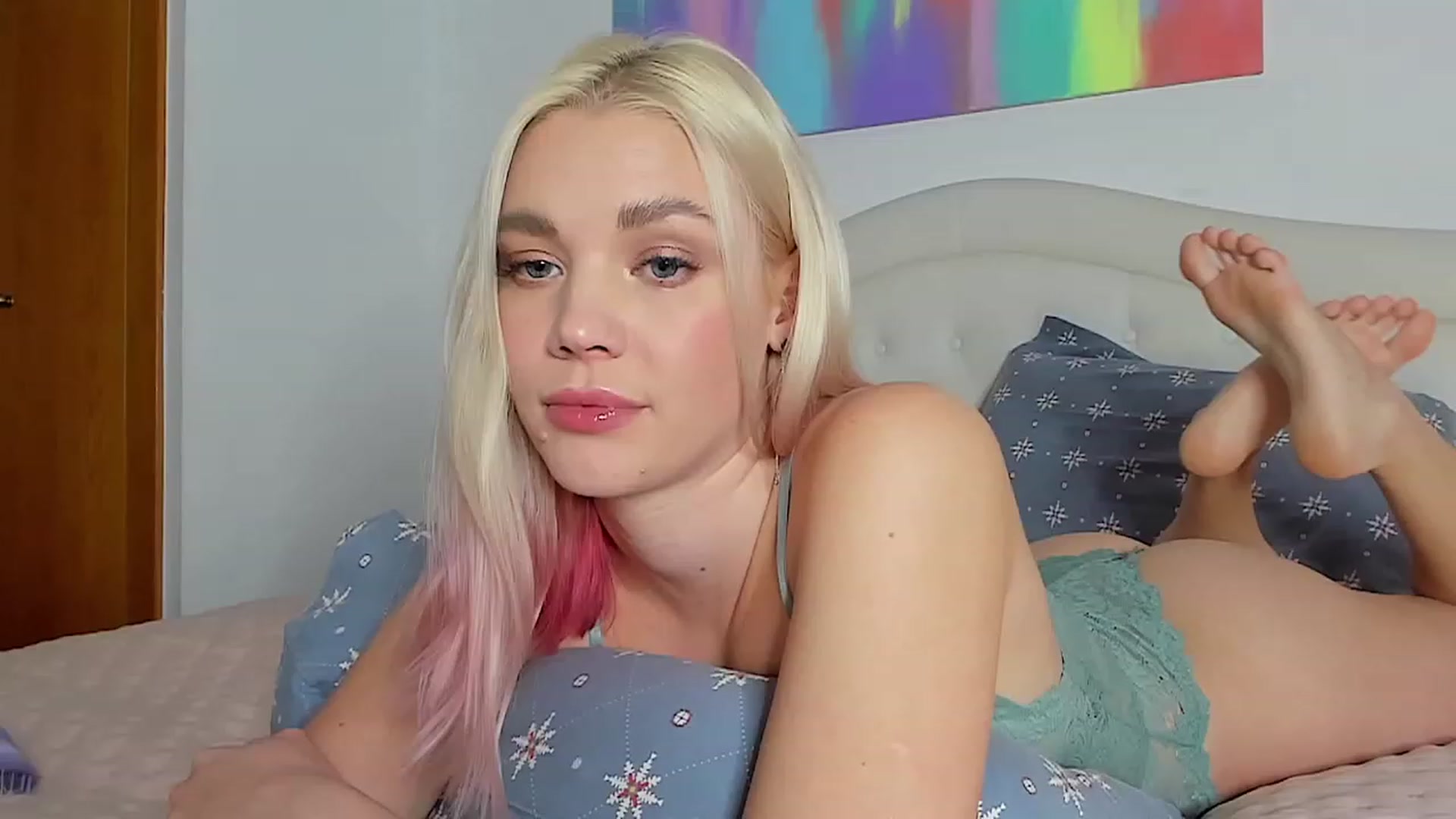 Gallery image thumbnail from SophSeptember's myfreecams stream on, 01/06/2024, 15:33 image 4 of 20