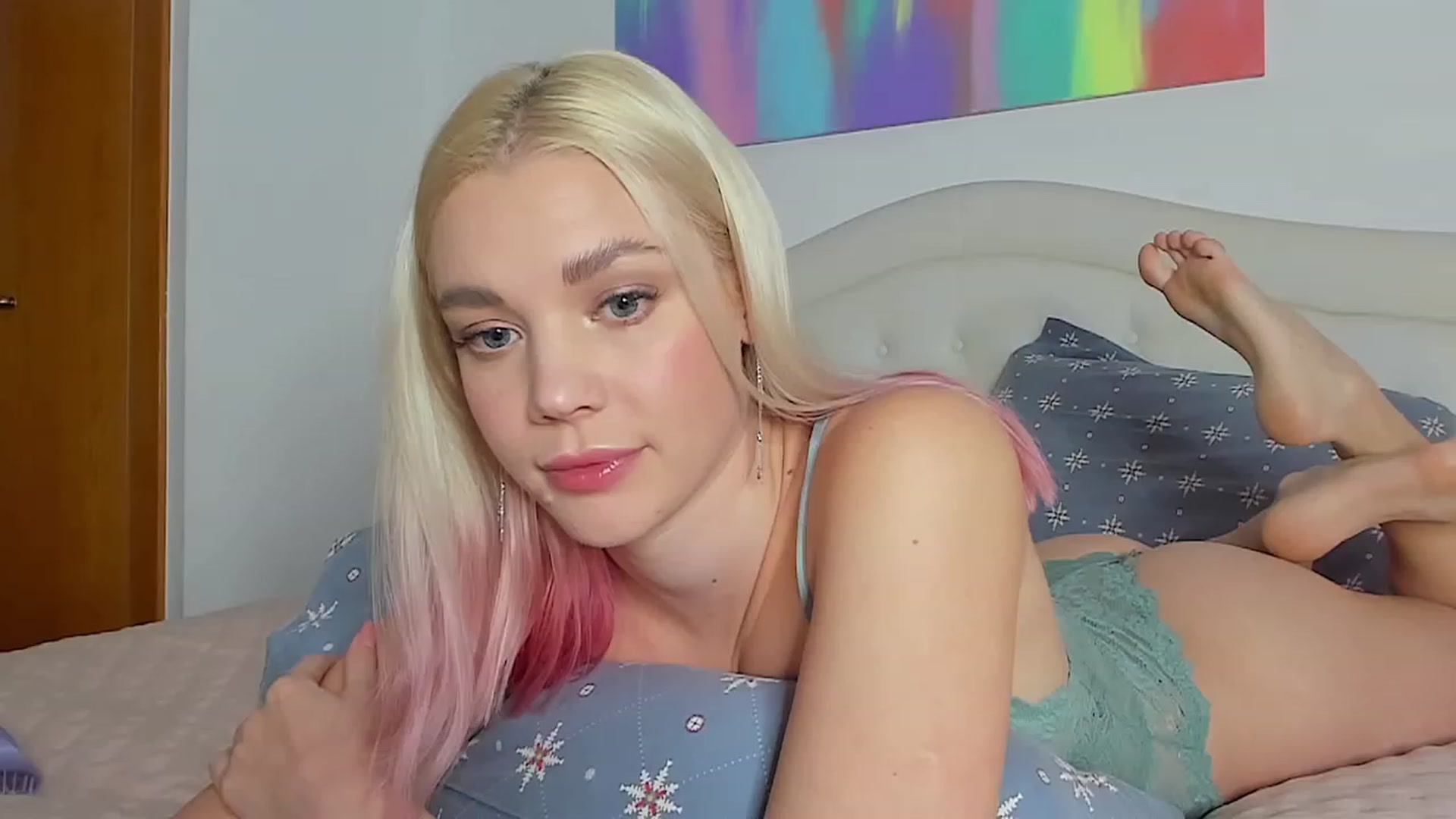 Gallery image thumbnail from SophSeptember's myfreecams stream on, 01/06/2024, 15:33 image 12 of 20