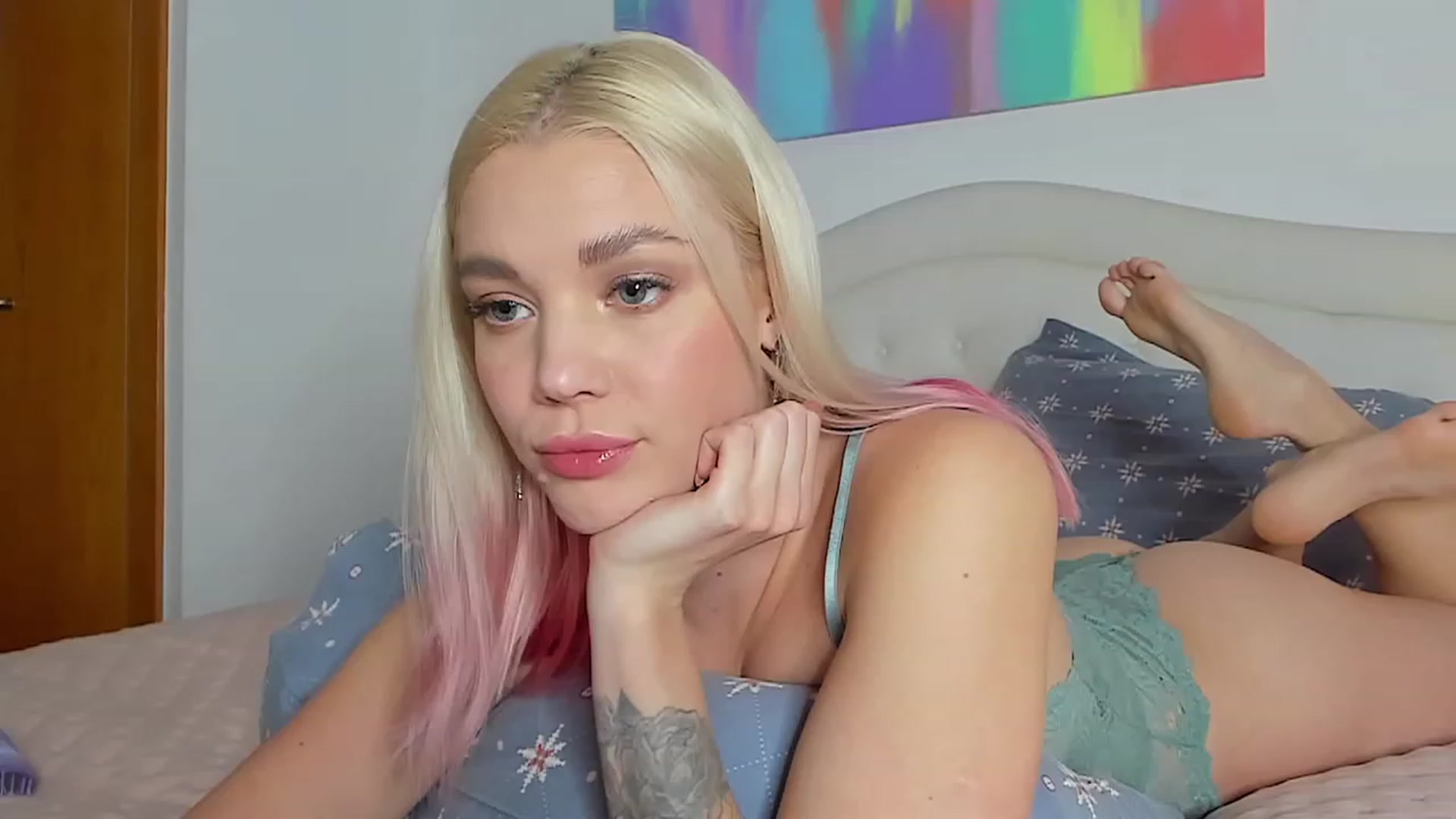 Gallery image thumbnail from SophSeptember's myfreecams stream on, 01/06/2024, 15:33 image 13 of 20
