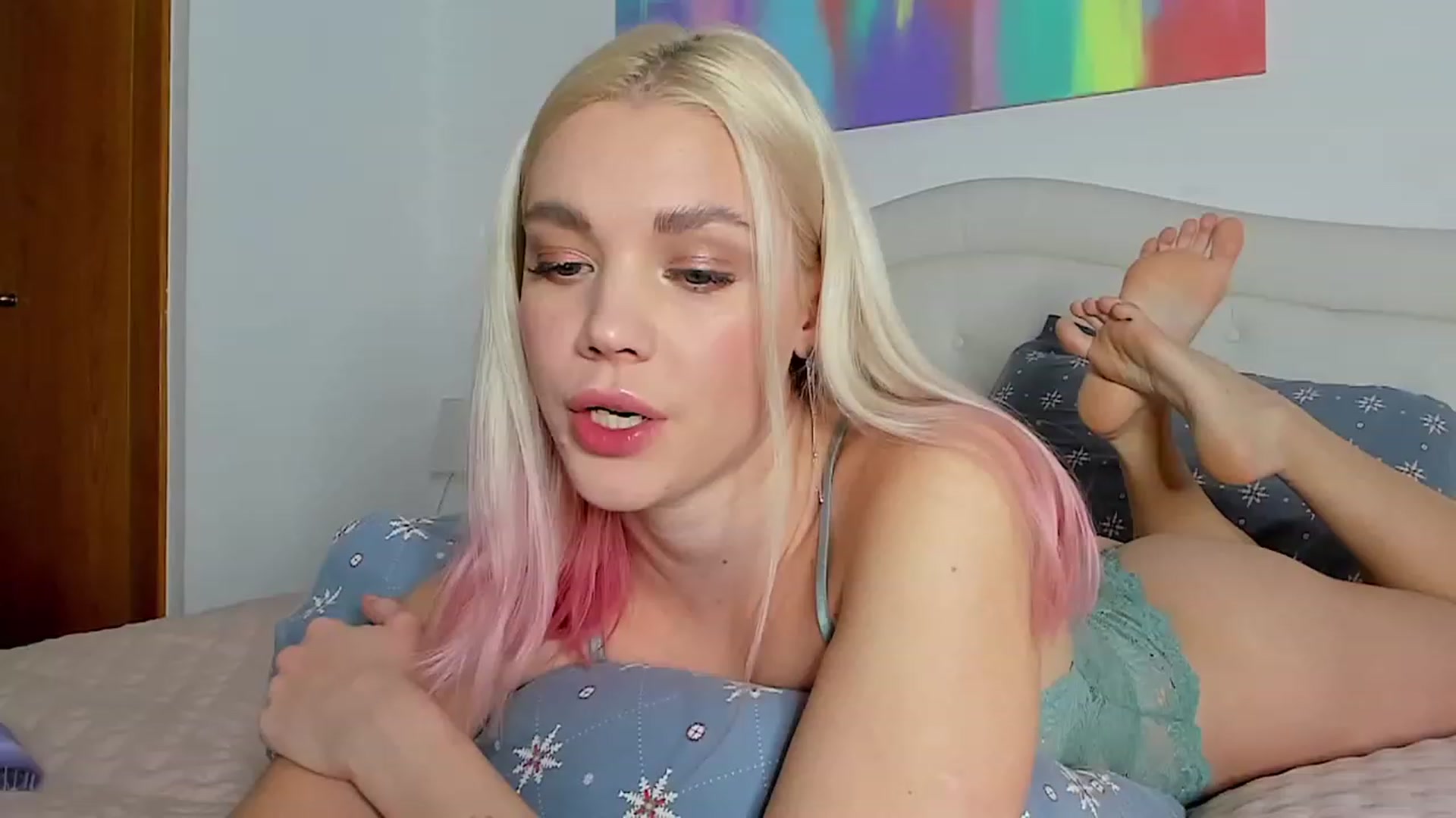 Gallery image thumbnail from SophSeptember's myfreecams stream on, 01/06/2024, 15:33 image 9 of 20