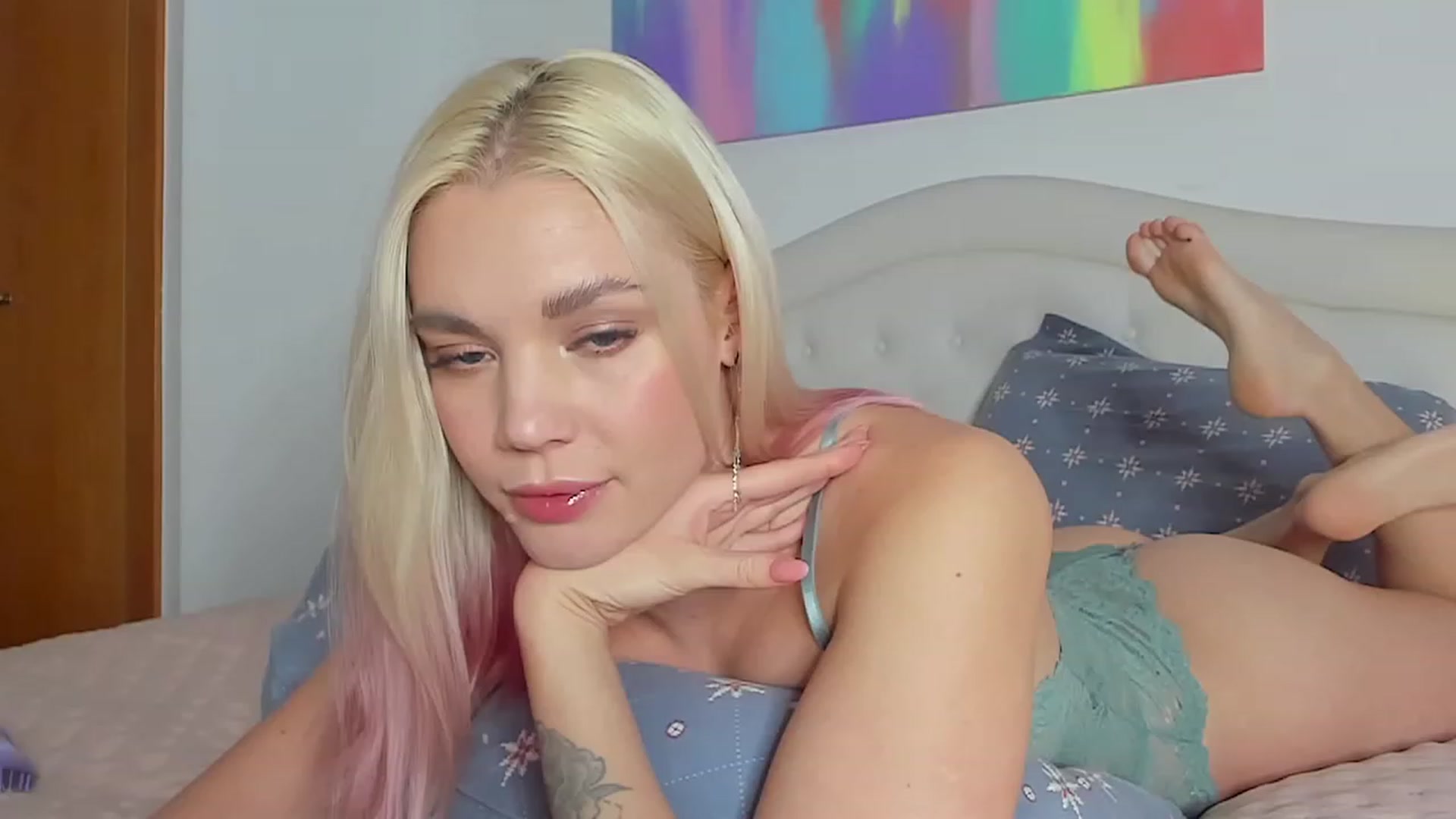 Gallery image thumbnail from SophSeptember's myfreecams stream on, 01/06/2024, 15:33 image 3 of 20