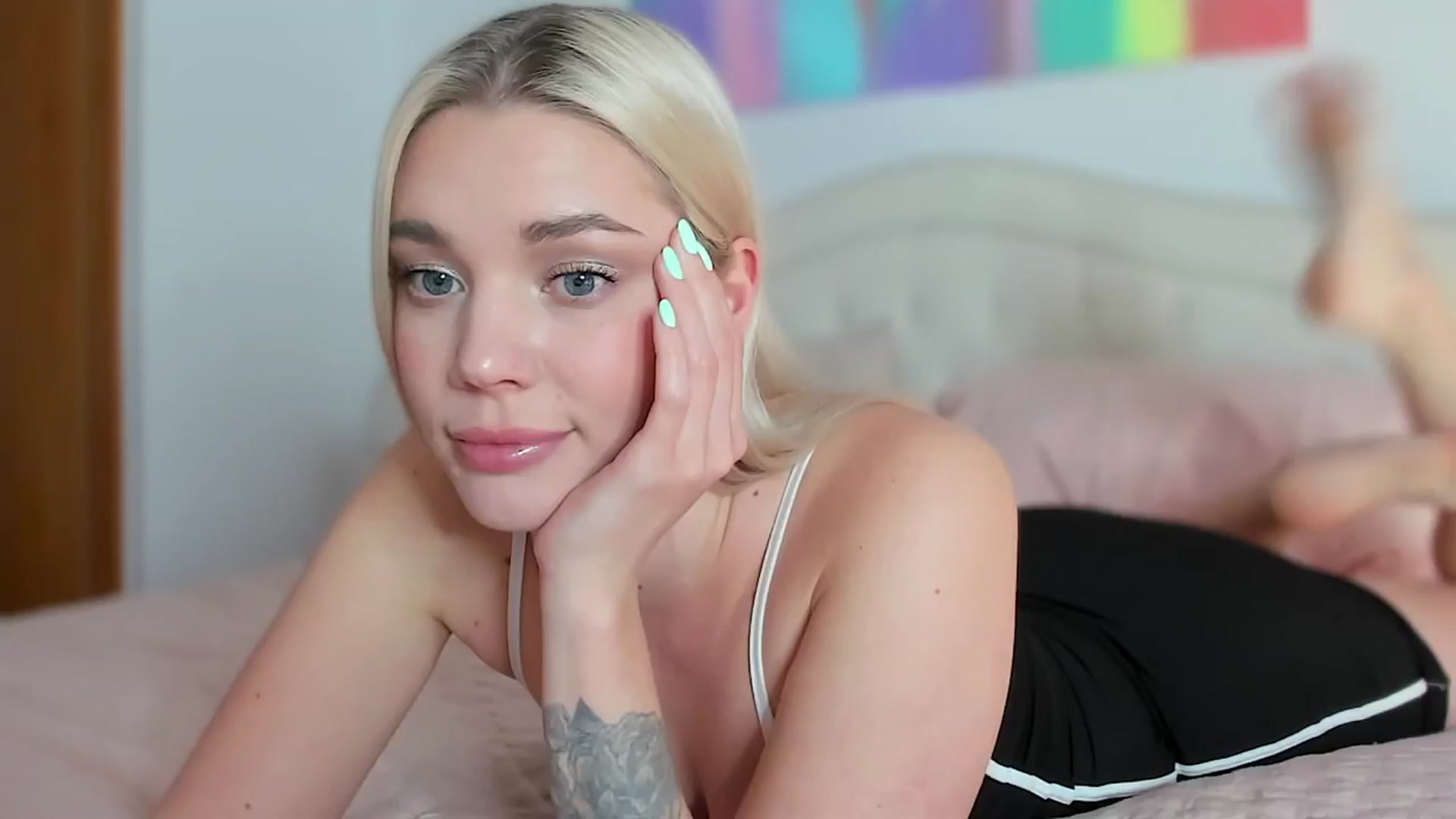 Gallery image thumbnail from SophSeptember's myfreecams stream on, 03/21/2024, 15:19 image 9 of 20