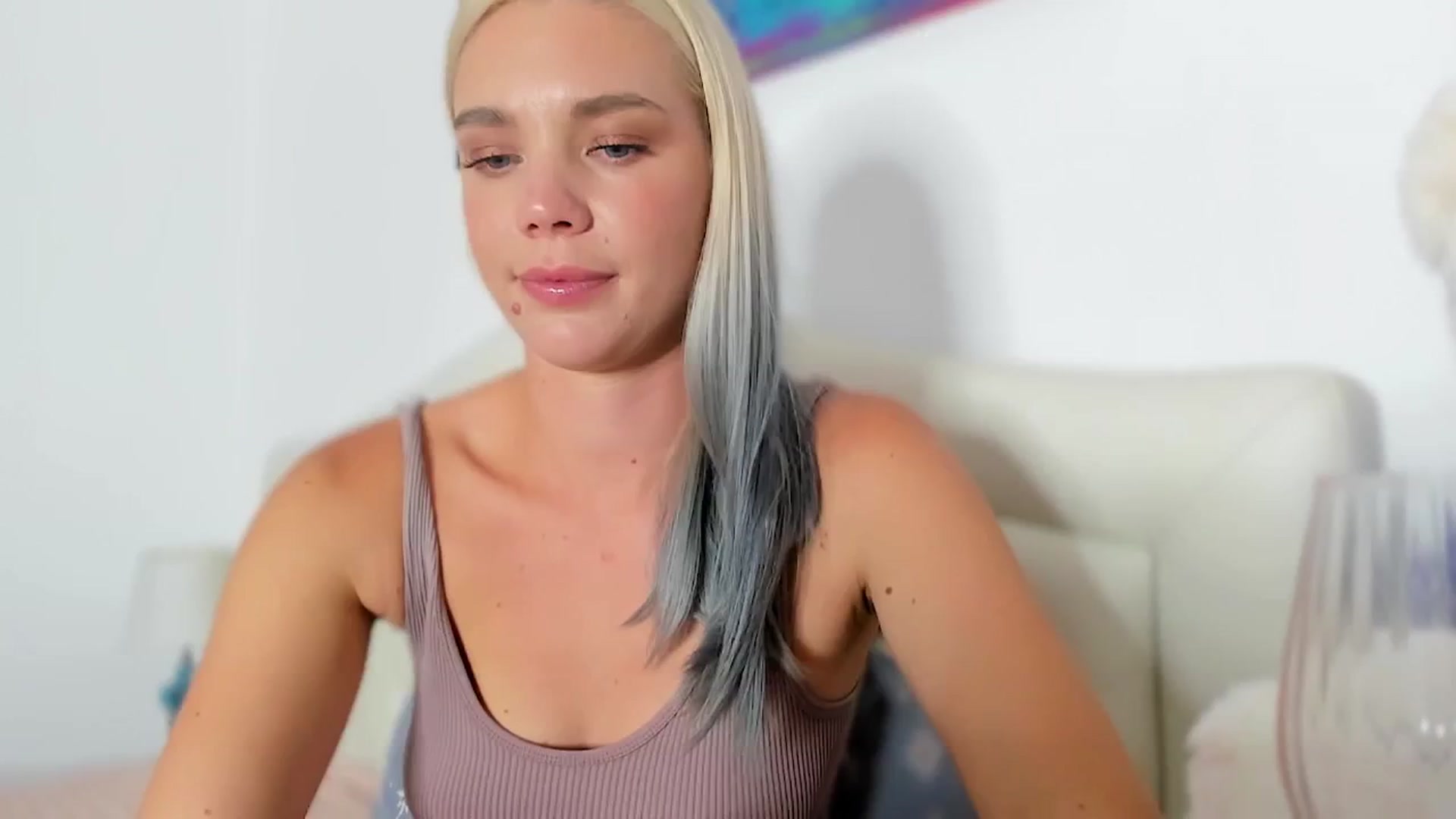Gallery image thumbnail from SophSeptember's myfreecams stream on, 09/29/2024, 19:43 image 6 of 20
