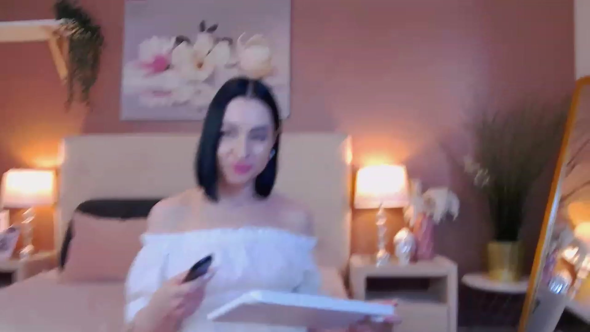 Gallery image thumbnail from SophiaLiluis's myfreecams stream on, 05/08/2023, 13:31 image 15 of 20
