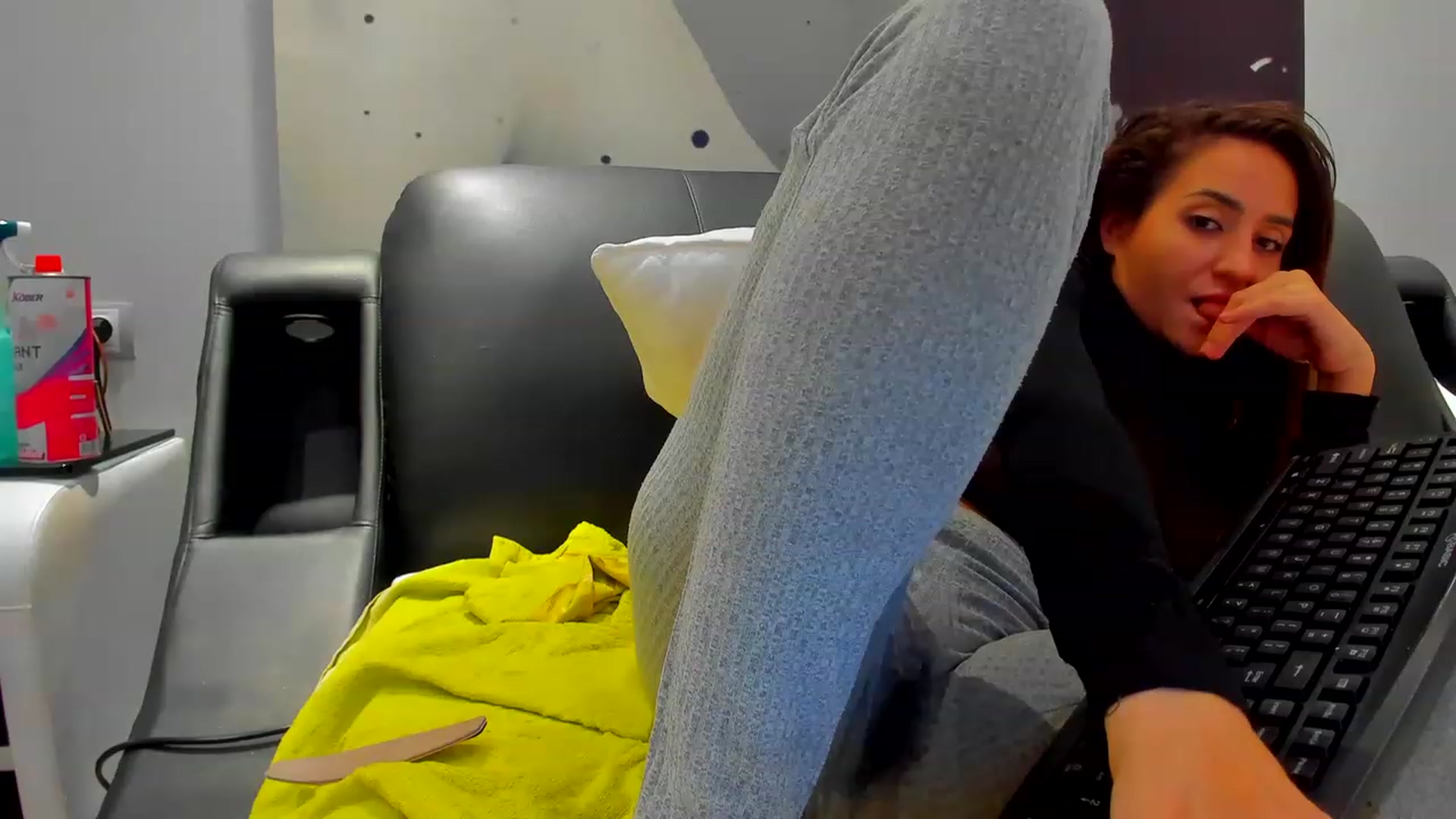 Gallery image thumbnail from SophiaSanty's myfreecams stream on, 12/02/2022, 23:10 image 16 of 20