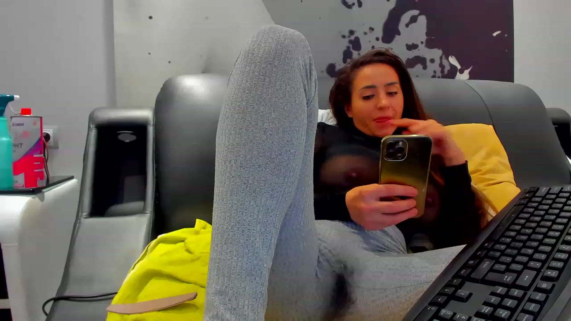 Gallery image thumbnail from SophiaSanty's myfreecams stream on, 12/02/2022, 23:10 image 20 of 20