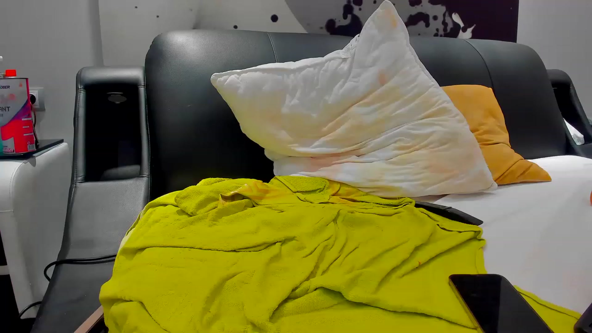 Gallery image thumbnail from SophiaSanty's myfreecams stream on, 12/03/2022, 24:02 image 2 of 20