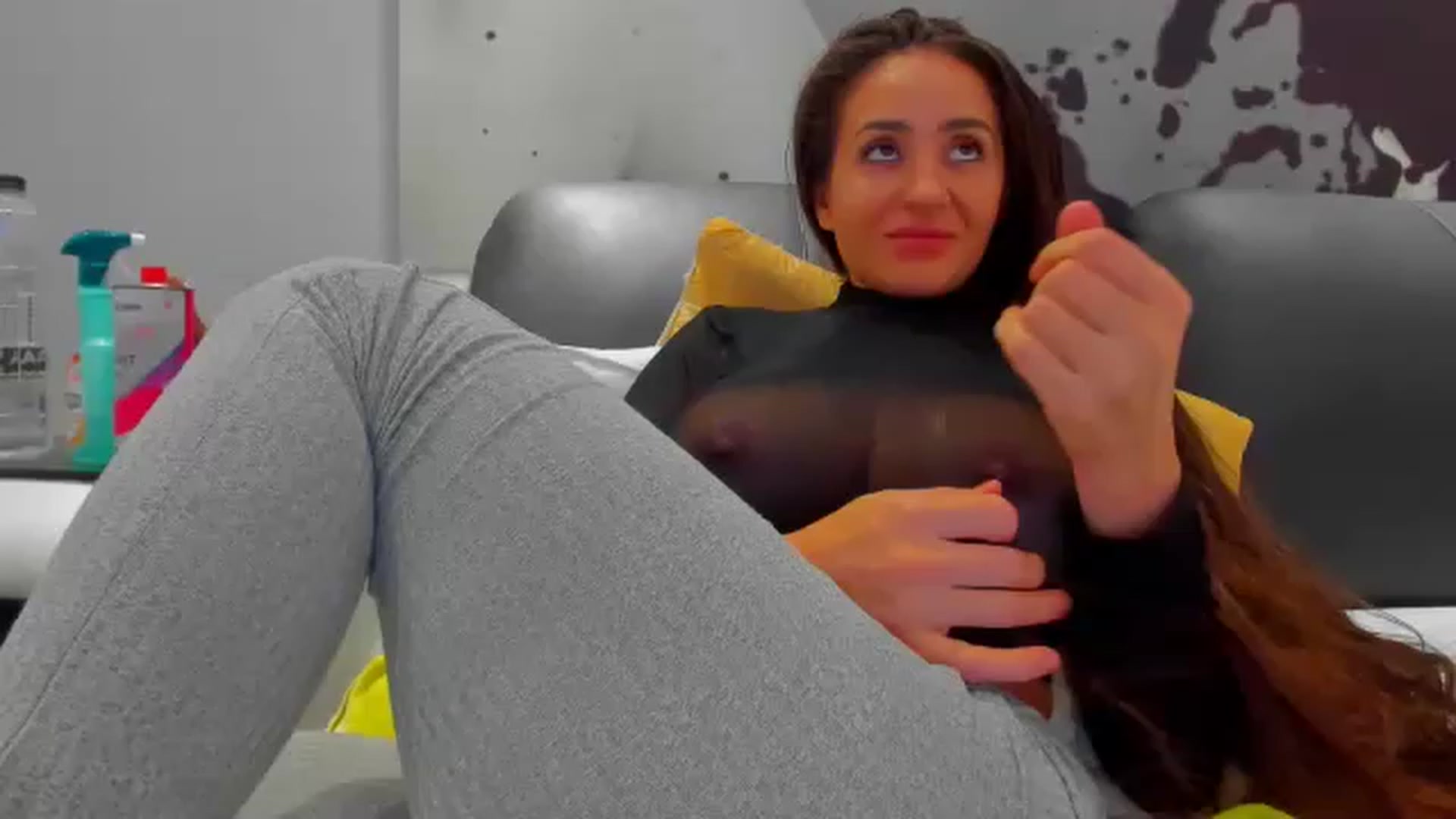 Gallery image thumbnail from SophiaSanty's myfreecams stream on, 12/03/2022, 02:57 image 1 of 20