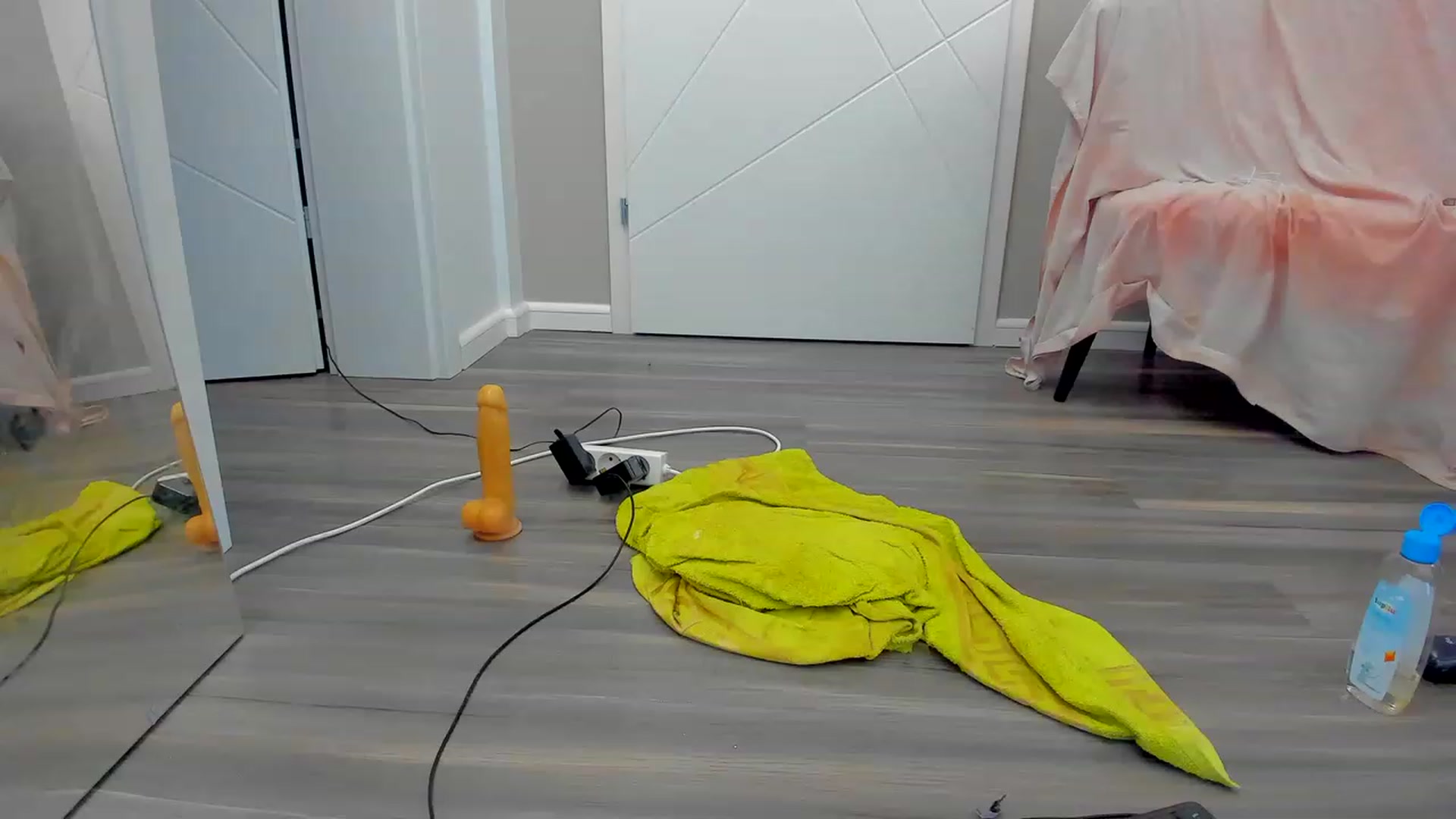 Gallery image thumbnail from SophiaSanty's myfreecams stream on, 12/12/2022, 23:05 image 12 of 20