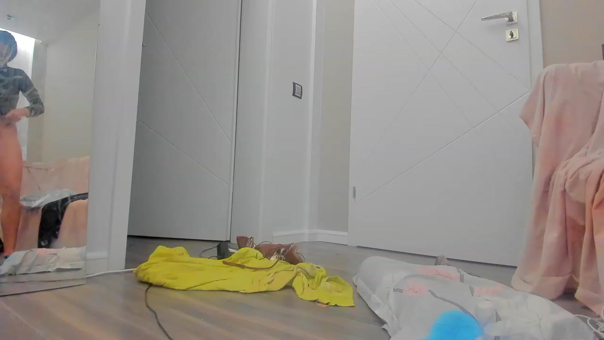 Gallery image thumbnail from SophiaSanty's myfreecams stream on, 12/13/2022, 24:14 image 8 of 20