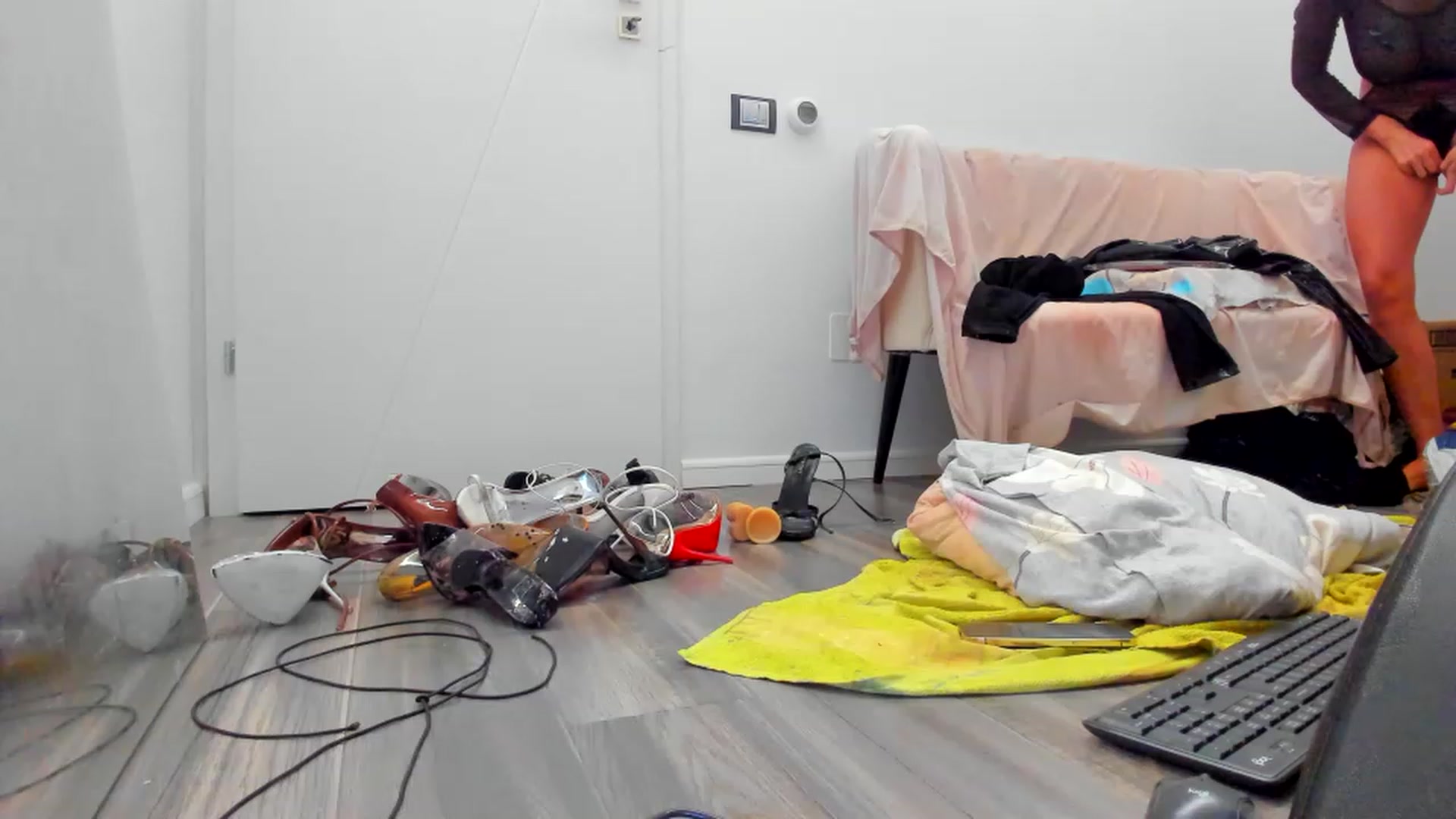 Gallery image thumbnail from SophiaSanty's myfreecams stream on, 12/19/2022, 24:41 image 2 of 20