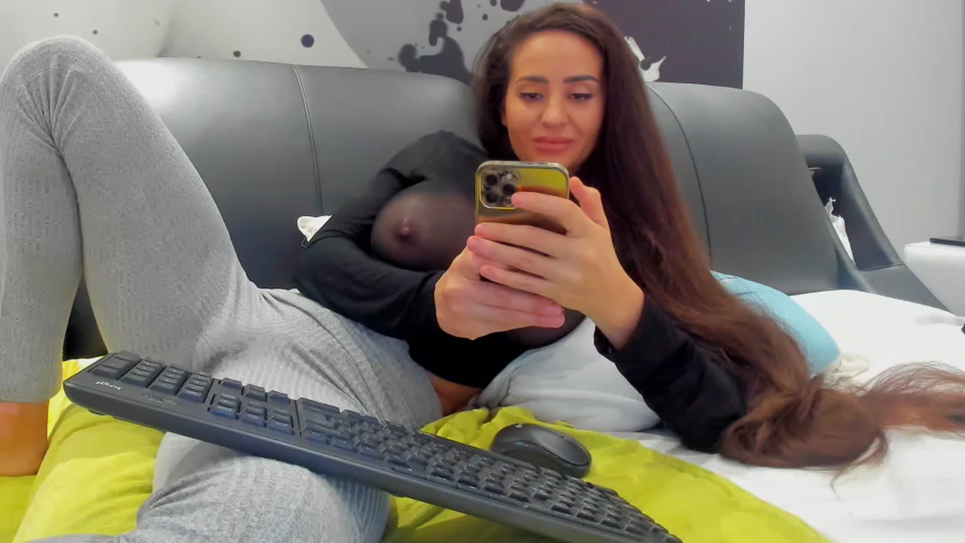Gallery image thumbnail from SophiaSanty's myfreecams stream on, 01/07/2023, 21:45 image 9 of 20