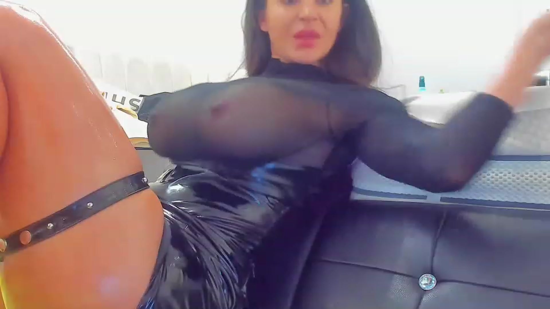 Gallery image thumbnail from SophiaSanty's myfreecams stream on, 01/18/2023, 24:03 image 3 of 20