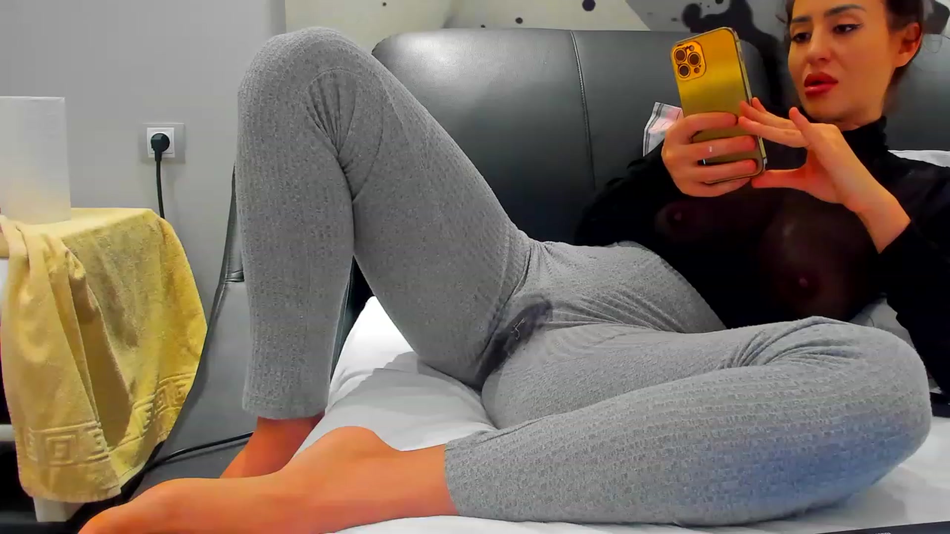 Gallery image thumbnail from SophiaSanty's myfreecams stream on, 02/28/2023, 20:52 image 4 of 20