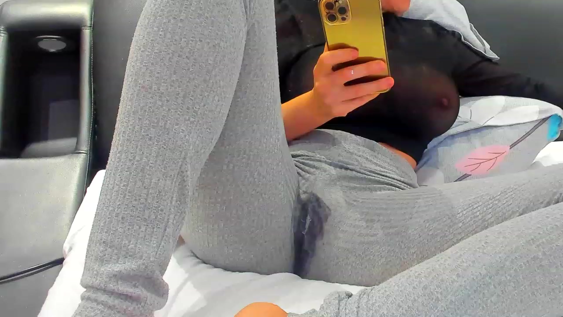 Gallery image thumbnail from SophiaSanty's myfreecams stream on, 02/28/2023, 22:25 image 11 of 20