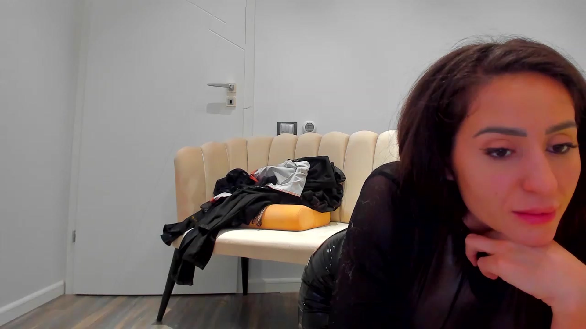 Gallery image thumbnail from SophiaSanty's myfreecams stream on, 03/03/2023, 24:05 image 18 of 20