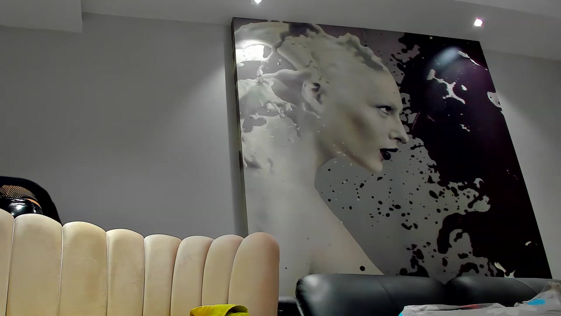Gallery image thumbnail from SophiaSanty's myfreecams stream on, 03/17/2023, 20:42 image 10 of 20