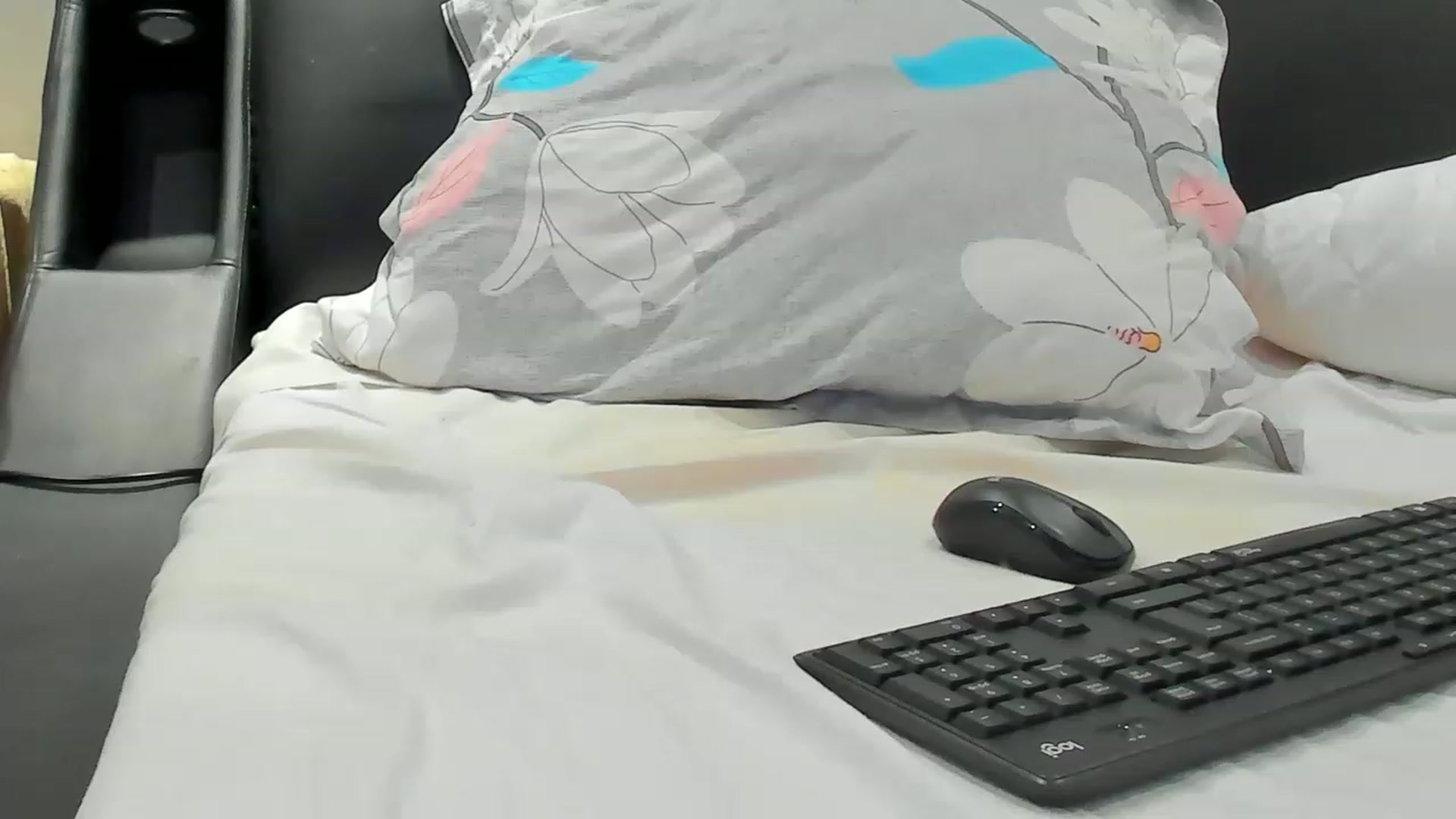 Gallery image thumbnail from SophiaSanty's myfreecams stream on, 05/06/2023, 21:09 image 6 of 20