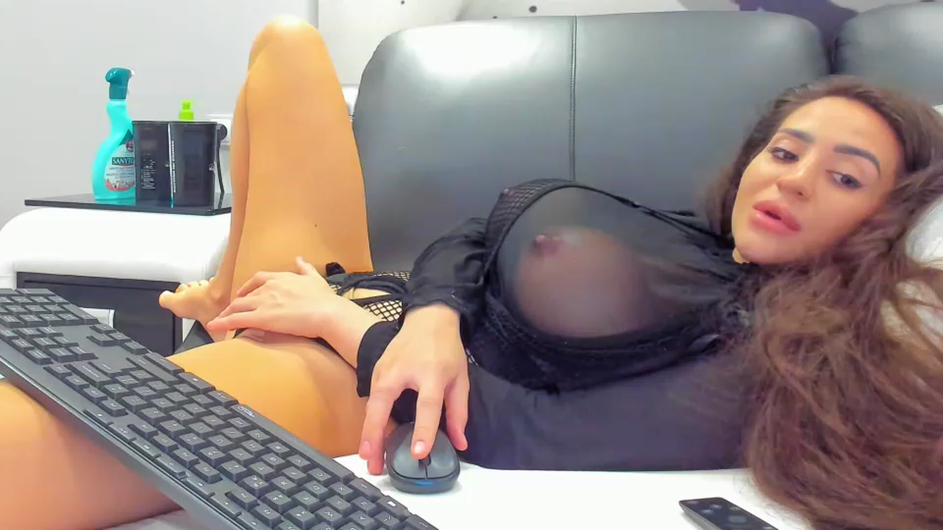 Gallery image thumbnail from SophiaSanty's myfreecams stream on, 05/17/2023, 01:50 image 13 of 20