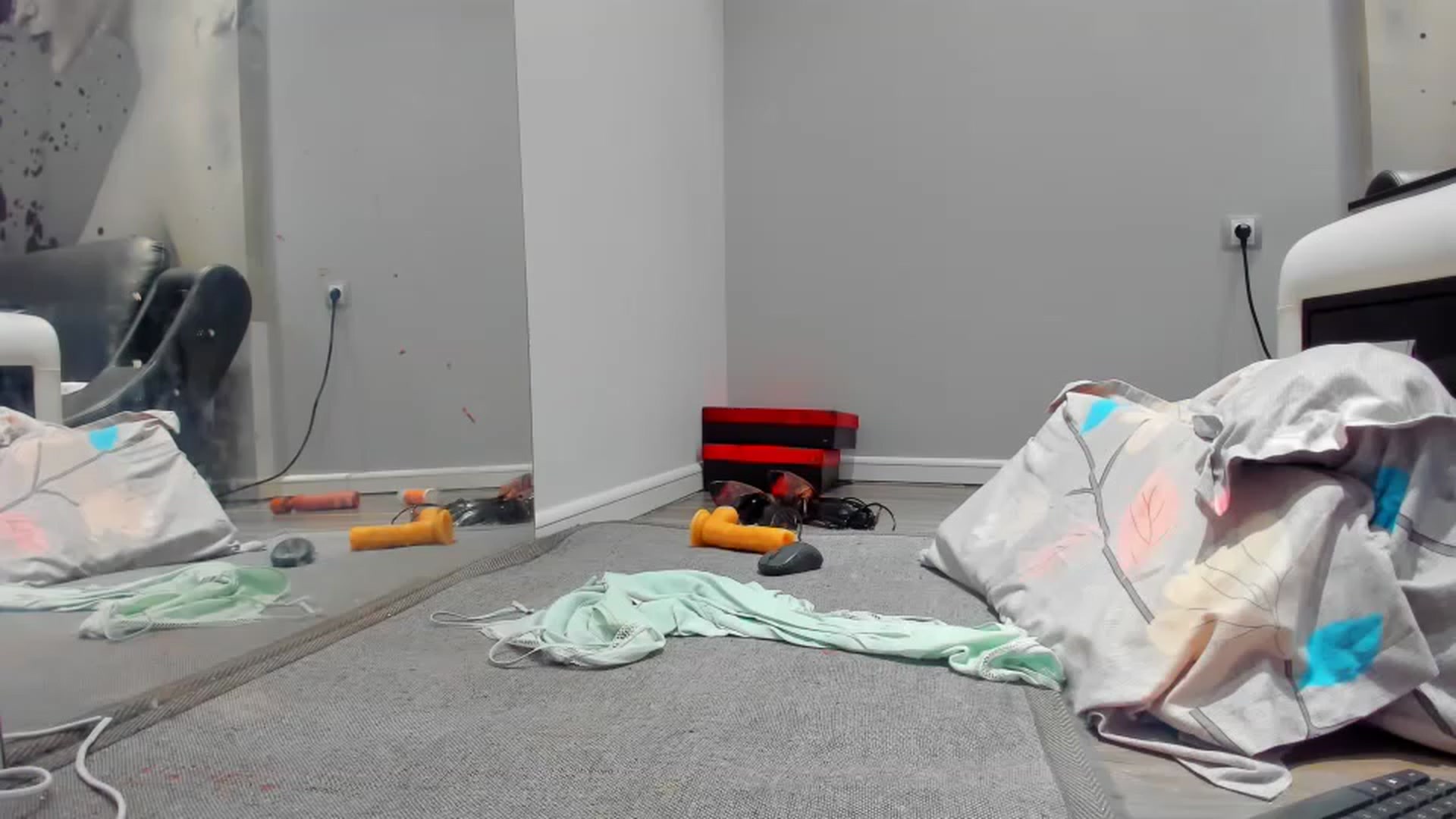 Gallery image thumbnail from SophiaSanty's myfreecams stream on, 06/02/2023, 21:32 image 15 of 20
