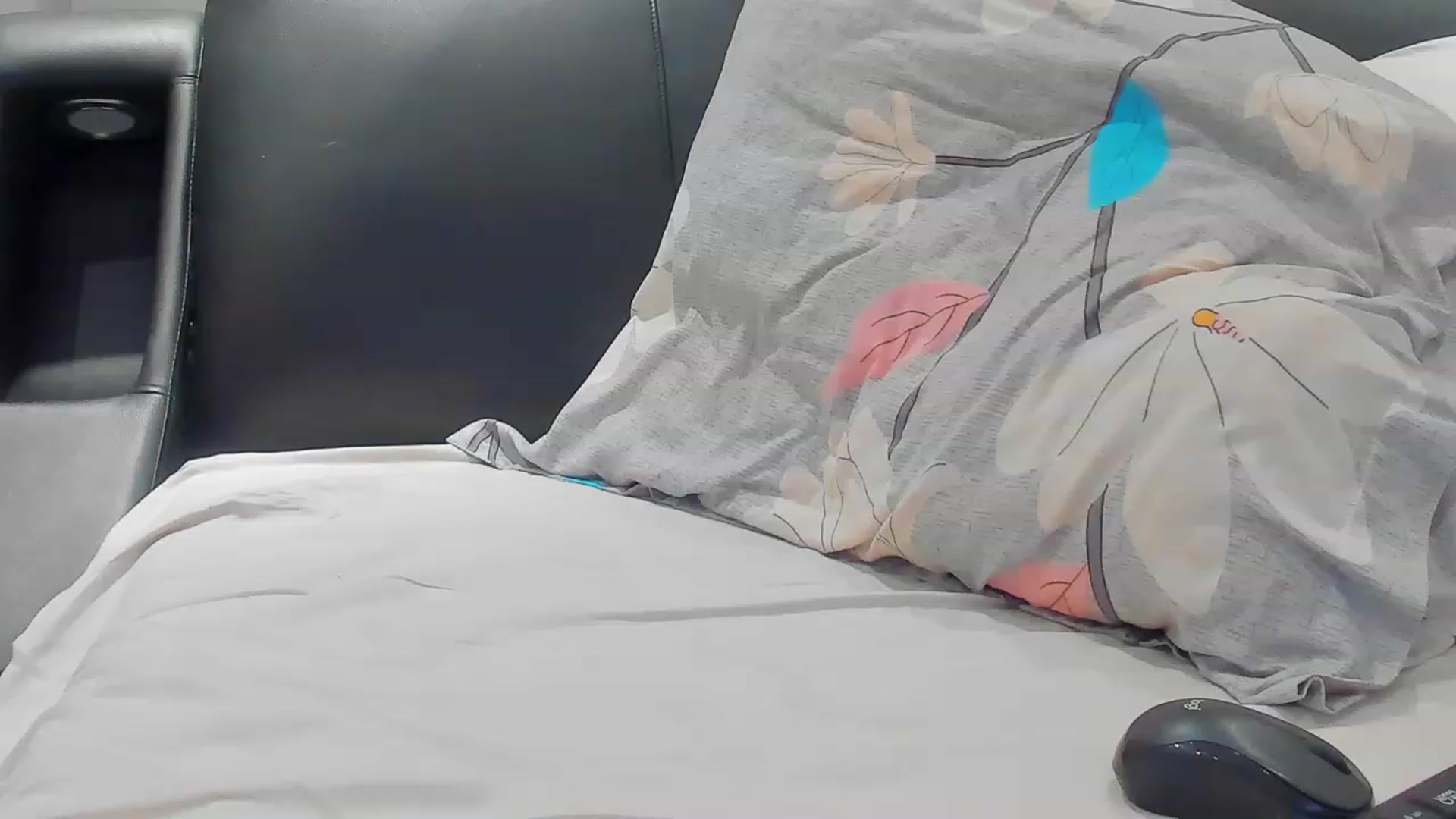 Gallery image thumbnail from SophiaSanty's myfreecams stream on, 06/05/2023, 19:17 image 18 of 20