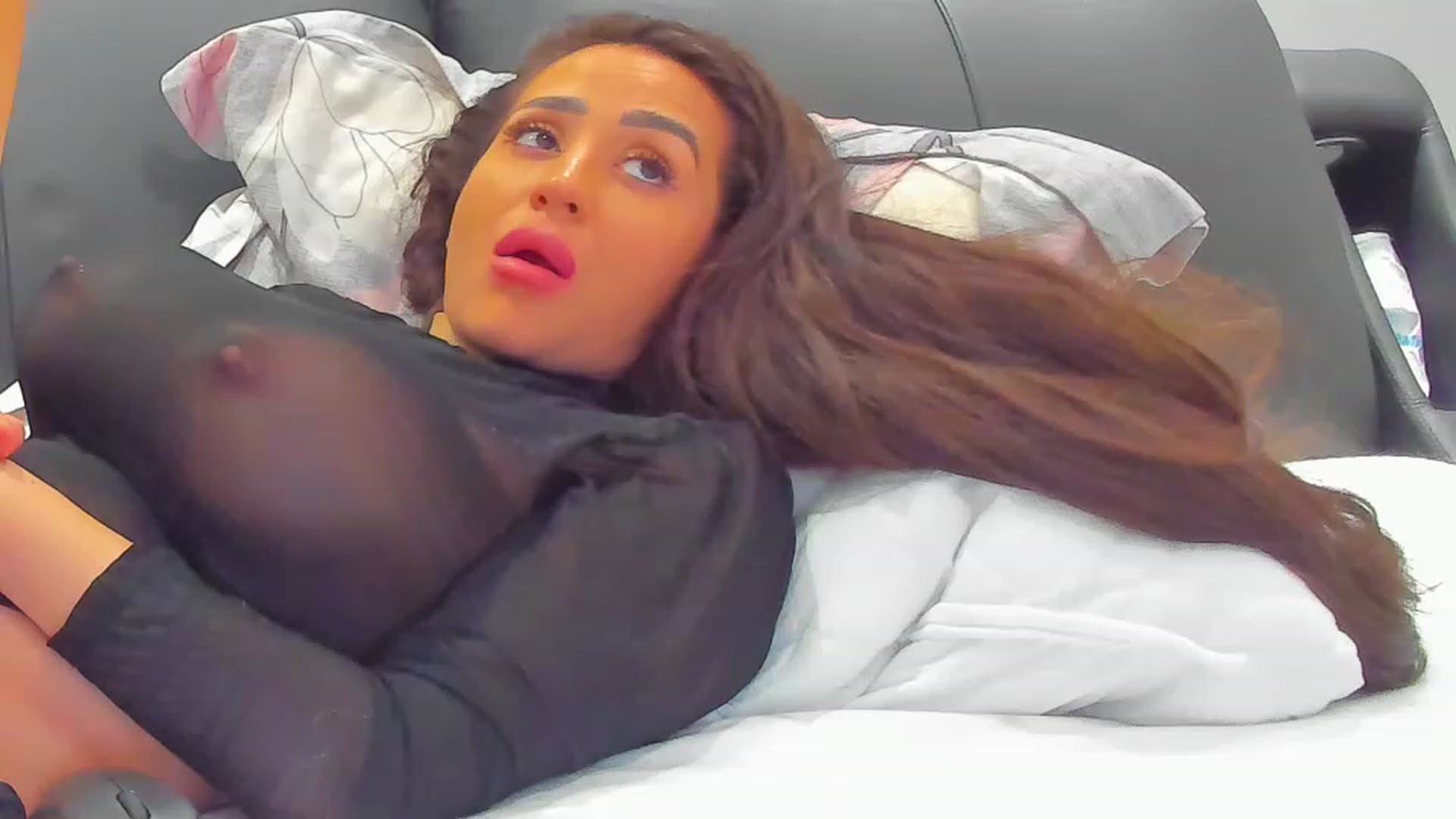 Gallery image thumbnail from SophiaSanty's myfreecams stream on, 06/08/2023, 24:06 image 5 of 20