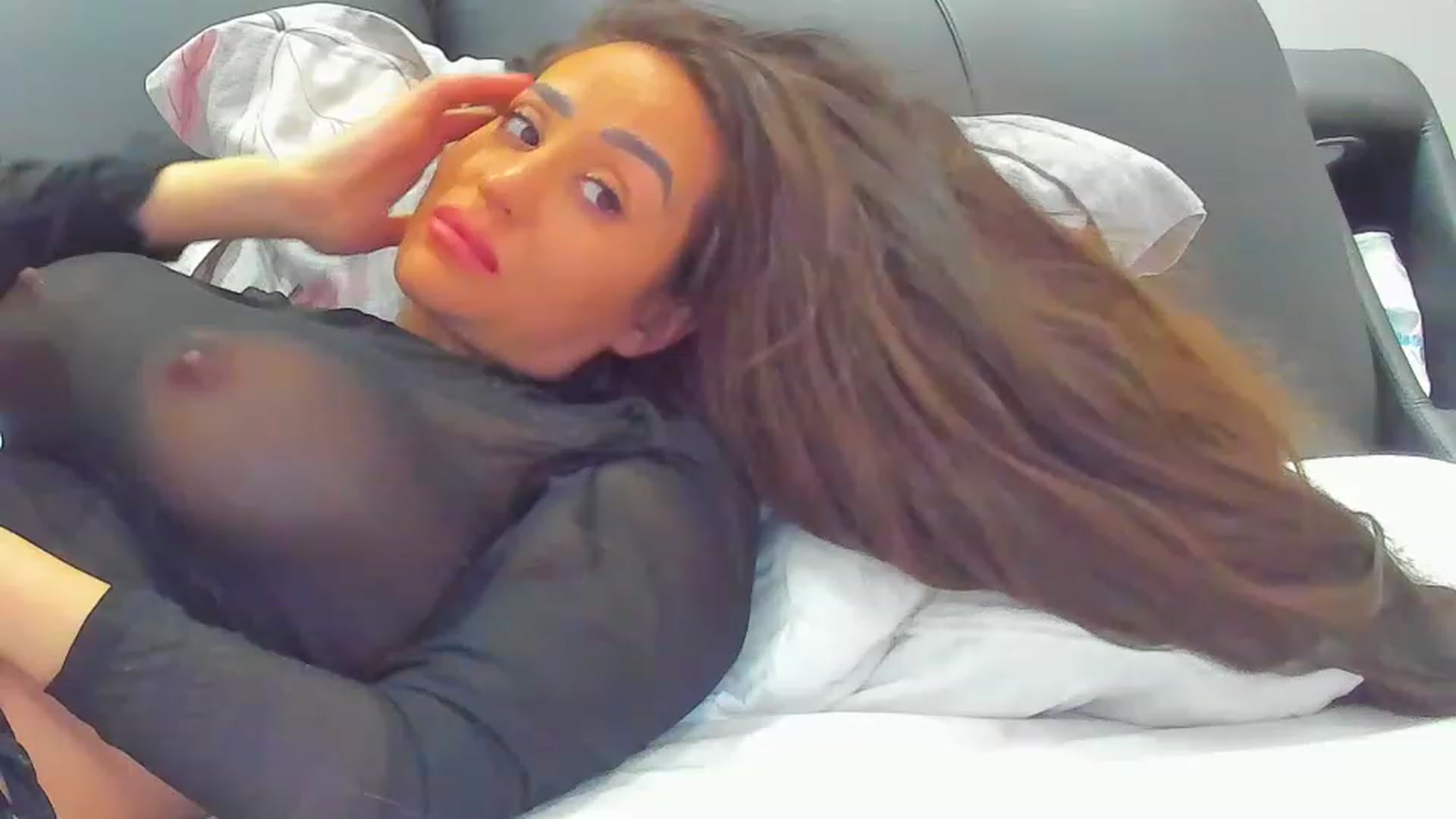 Gallery image thumbnail from SophiaSanty's myfreecams stream on, 06/08/2023, 24:06 image 20 of 20