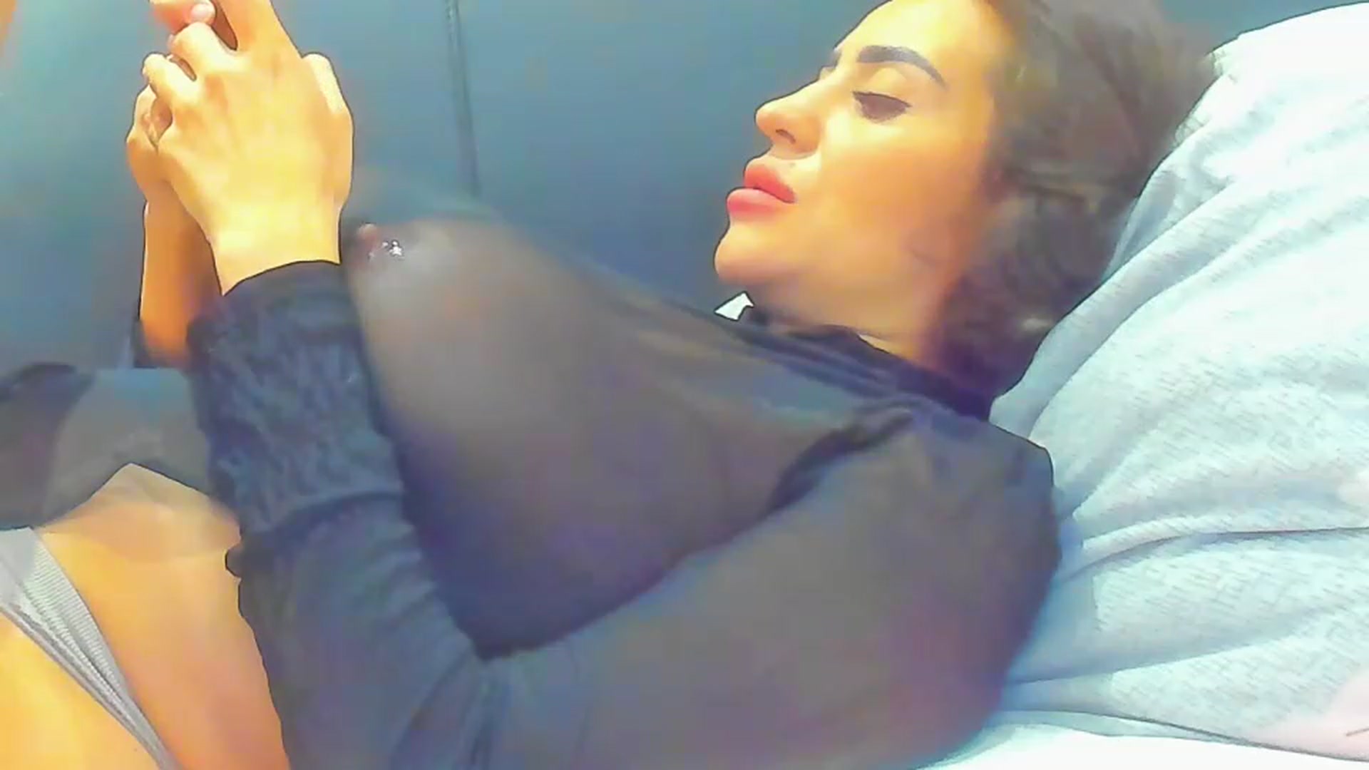Gallery image thumbnail from SophiaSanty's myfreecams stream on, 06/10/2023, 20:48 image 14 of 20