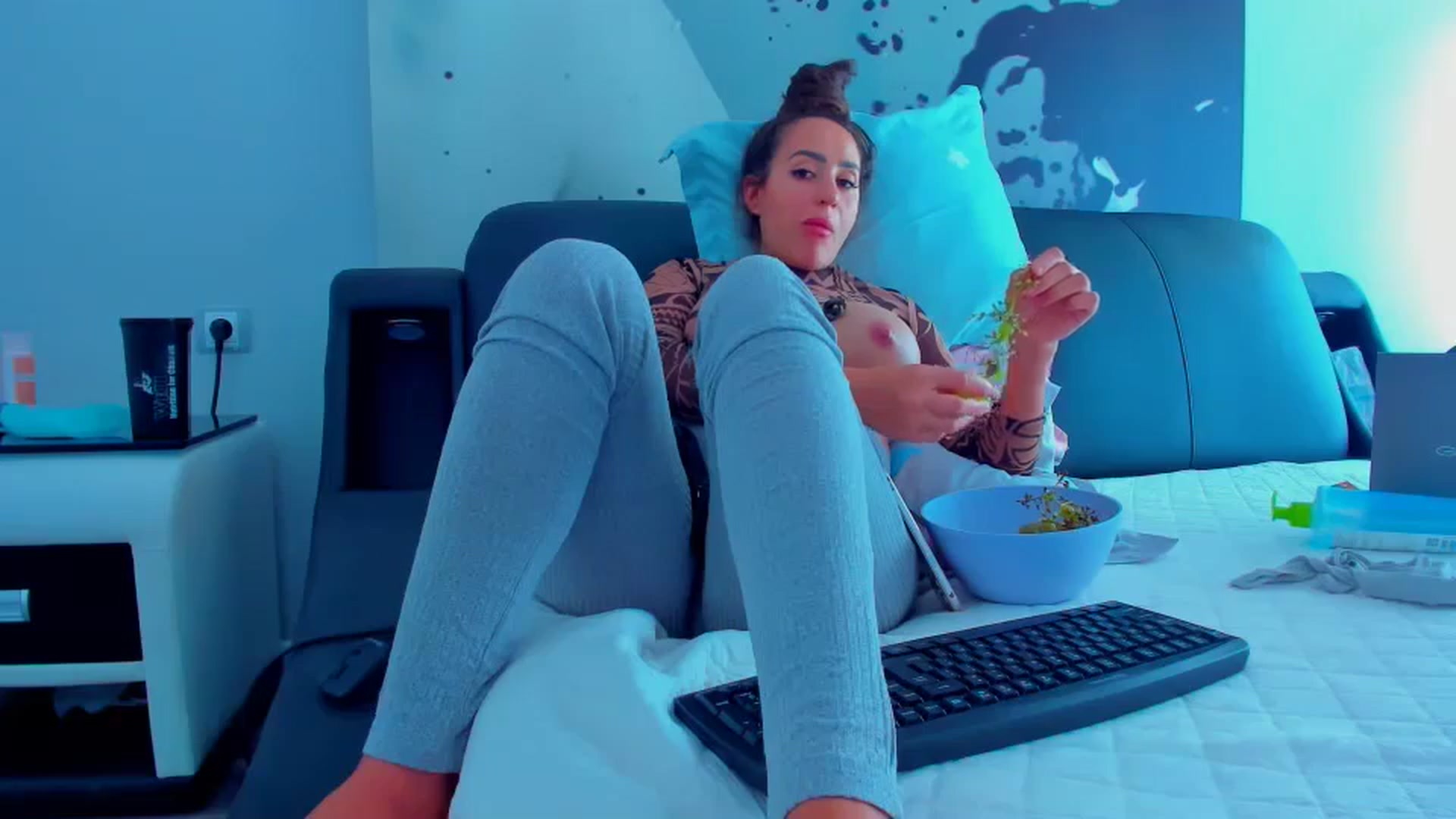 Gallery image thumbnail from SophiaSanty's myfreecams stream on, 09/14/2023, 11:21 image 2 of 20