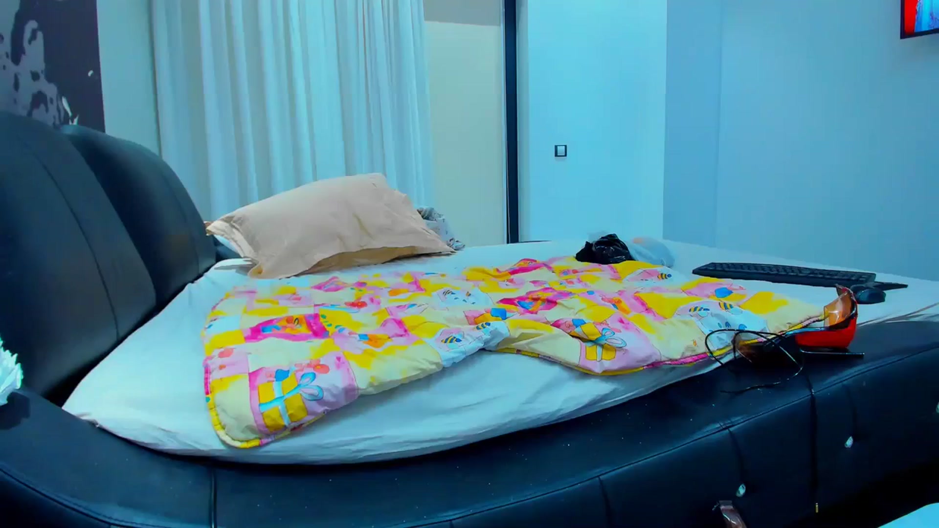 Gallery image thumbnail from SophiaSanty's myfreecams stream on, 02/09/2024, 23:10 image 17 of 20