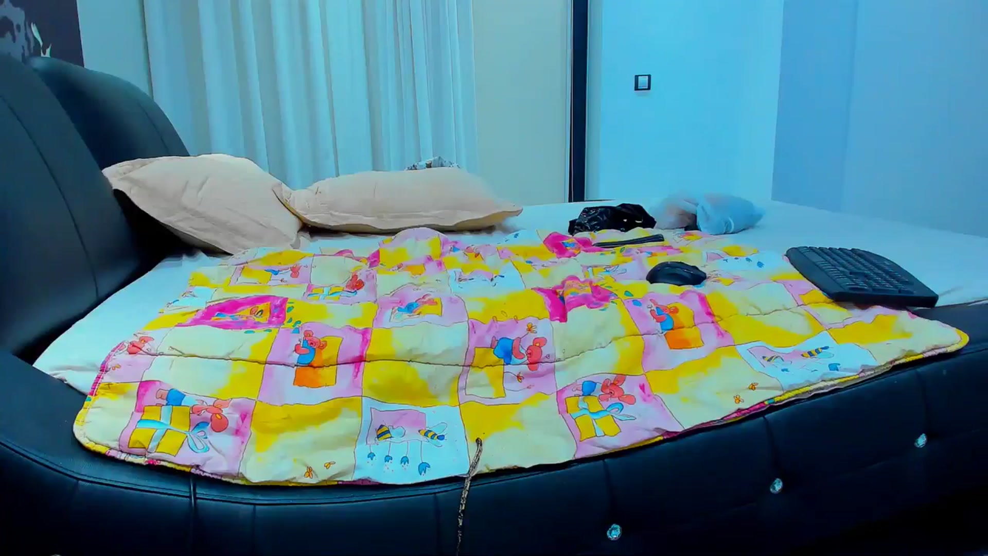 Gallery image thumbnail from SophiaSanty's myfreecams stream on, 02/10/2024, 01:41 image 18 of 20