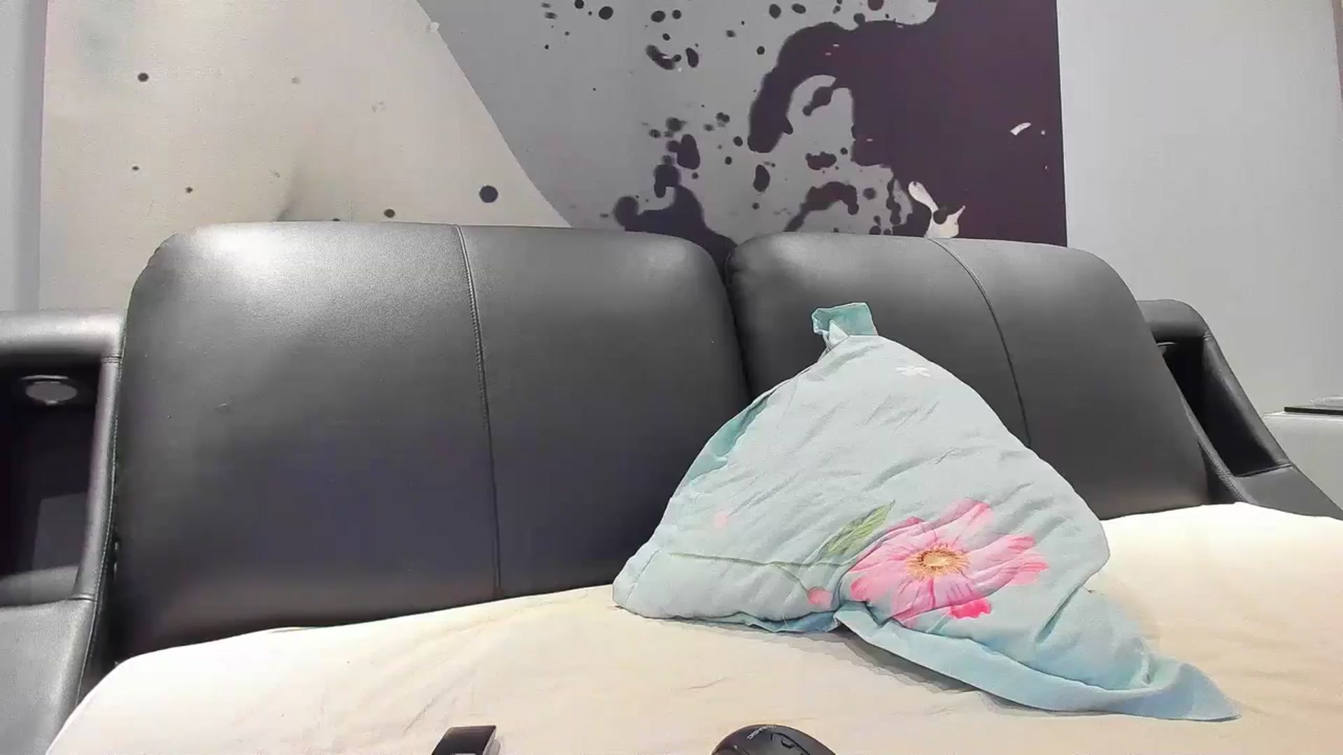 Gallery image thumbnail from SophiaSanty's myfreecams stream on, 03/24/2024, 21:21 image 3 of 20