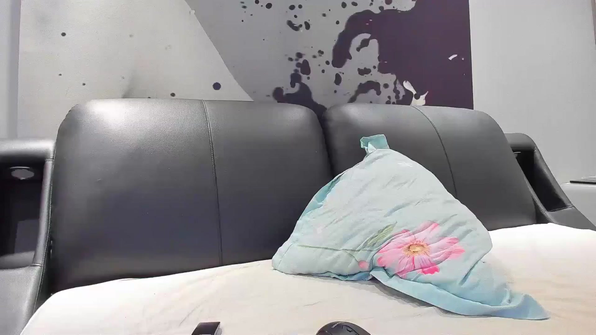 Gallery image thumbnail from SophiaSanty's myfreecams stream on, 03/24/2024, 21:21 image 7 of 20