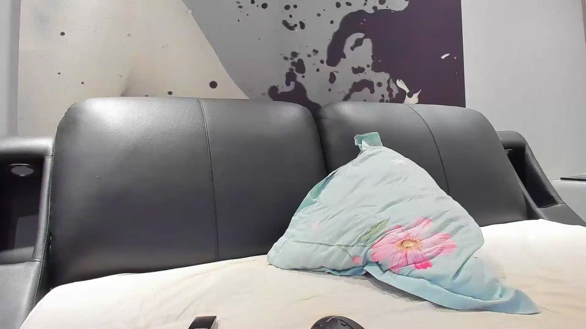 Gallery image thumbnail from SophiaSanty's myfreecams stream on, 03/24/2024, 21:21 image 10 of 20