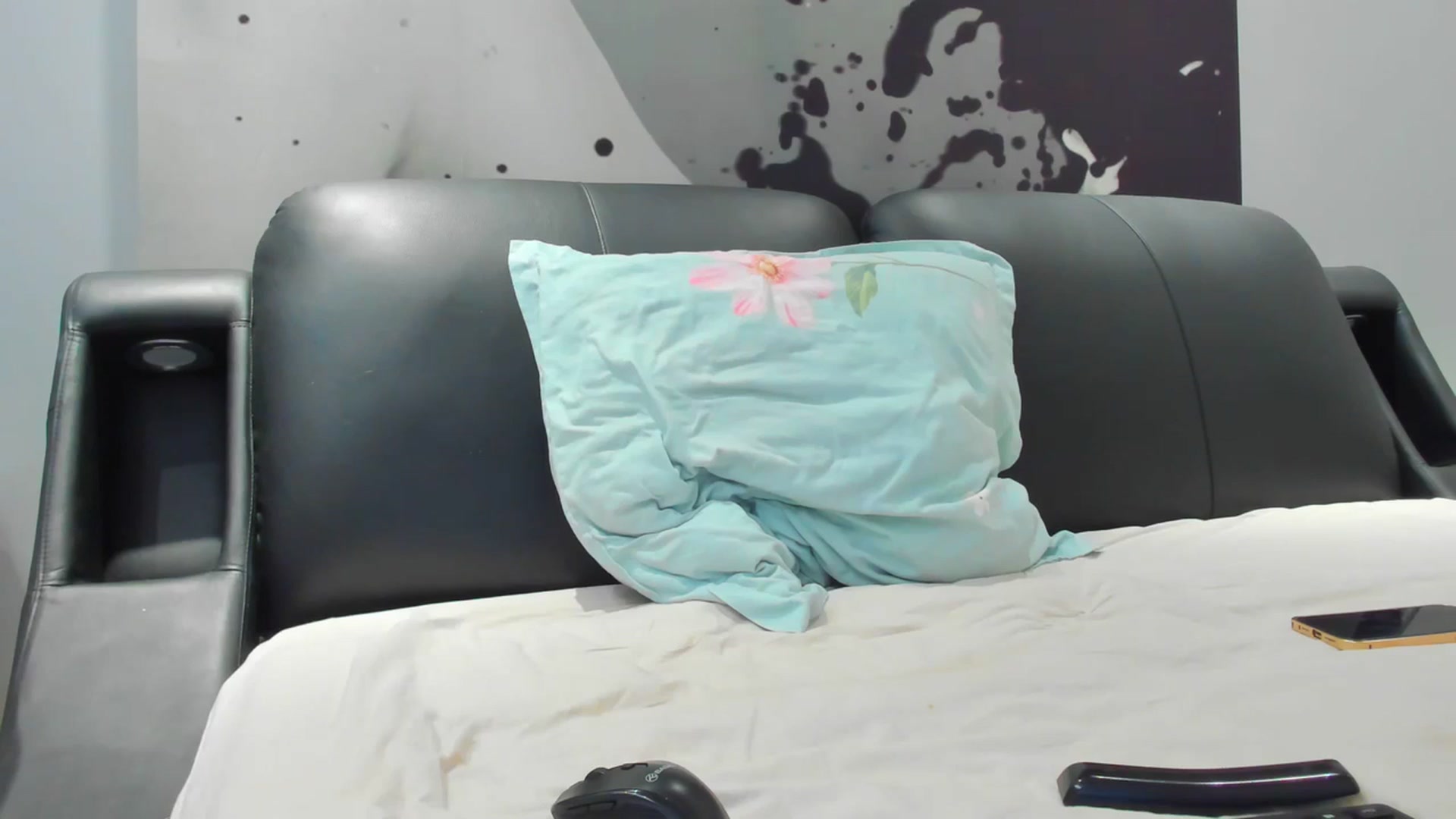 Gallery image thumbnail from SophiaSanty's myfreecams stream on, 03/30/2024, 18:42 image 2 of 20