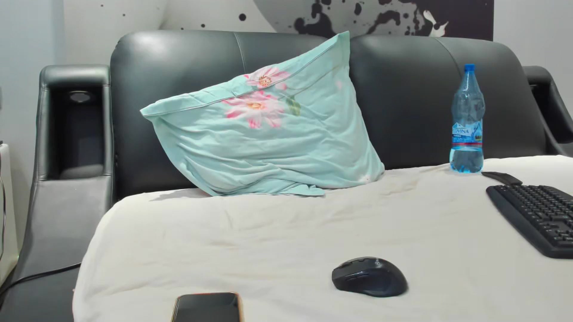 Gallery image thumbnail from SophiaSanty's myfreecams stream on, 03/30/2024, 21:07 image 16 of 20