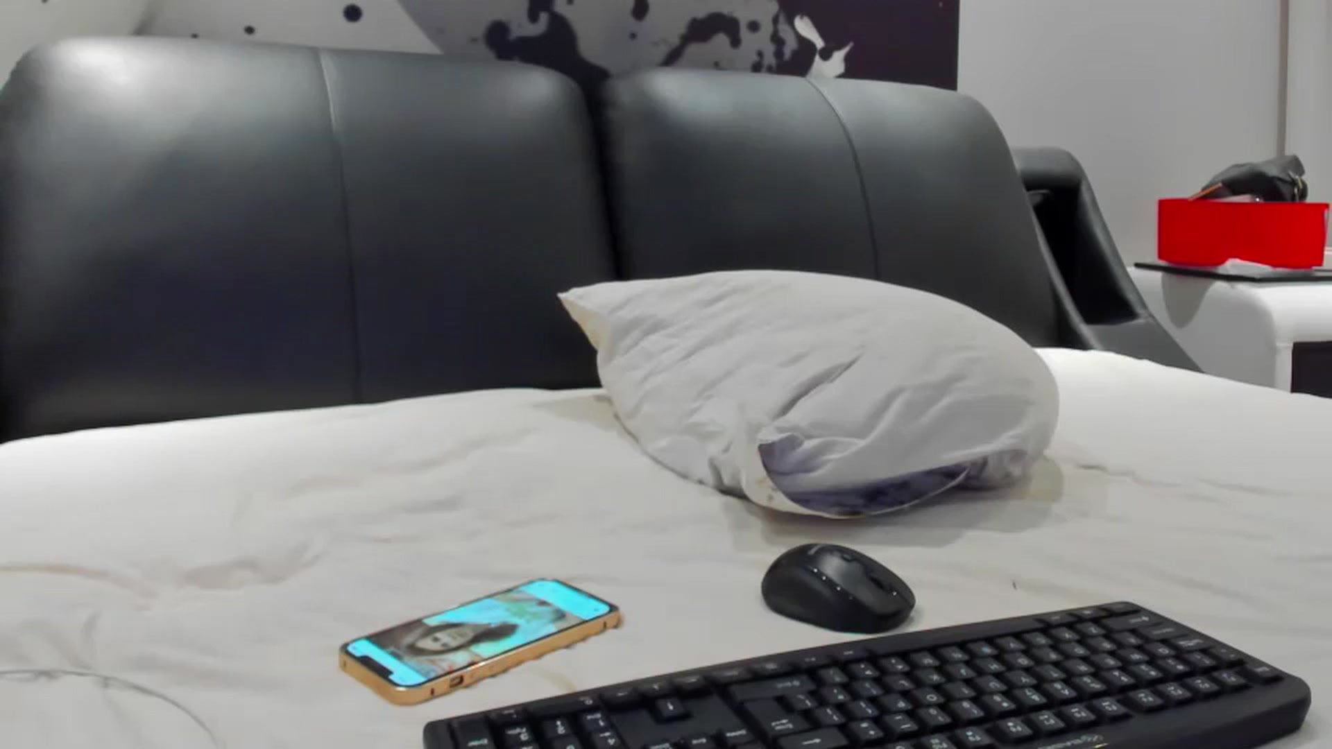 Gallery image thumbnail from SophiaSanty's myfreecams stream on, 05/17/2024, 20:57 image 7 of 20