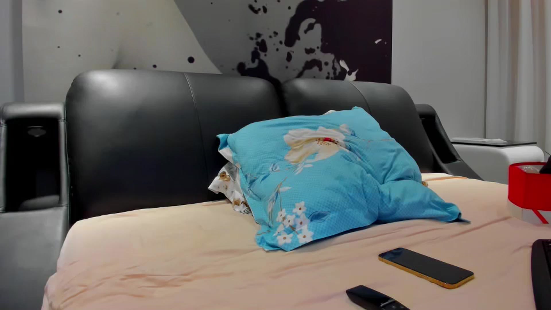 Gallery image thumbnail from SophiaSanty's myfreecams stream on, 07/30/2024, 17:05 image 10 of 20