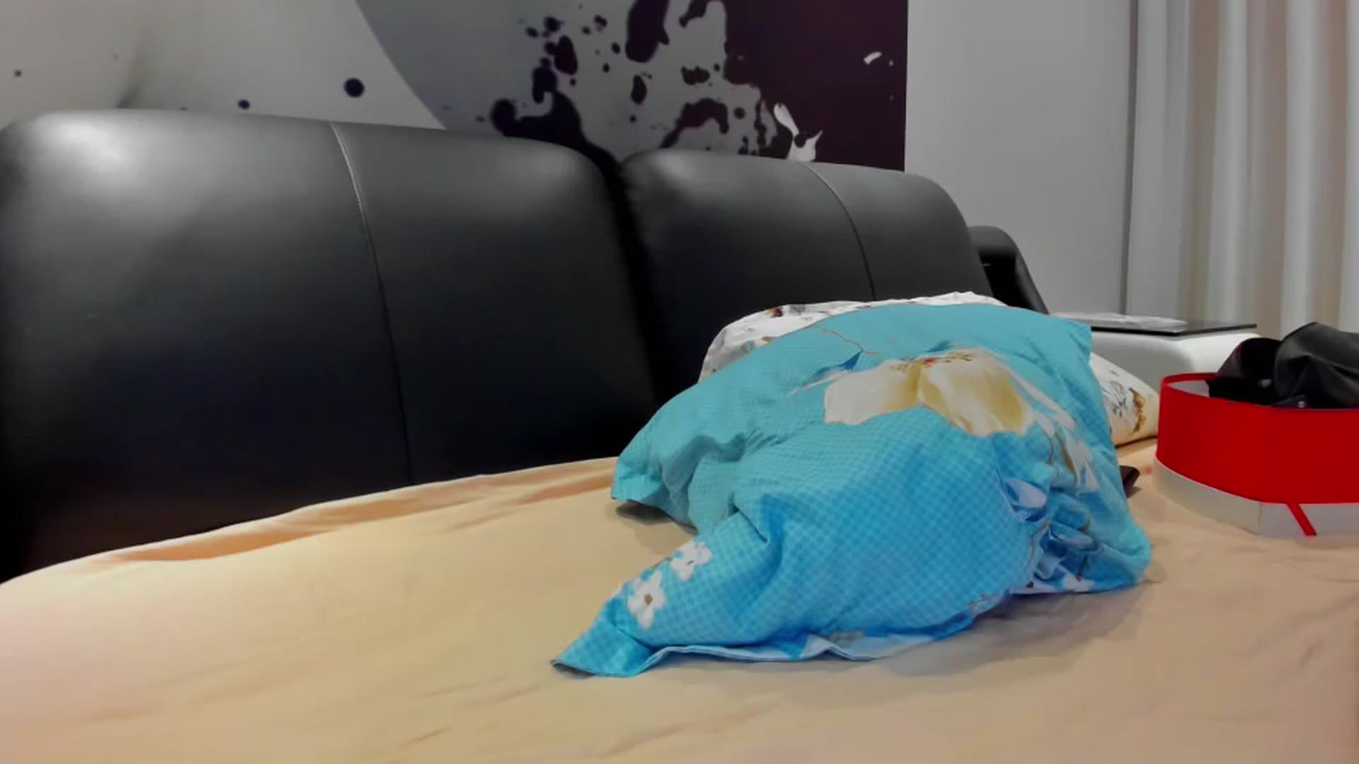 Gallery image thumbnail from SophiaSanty's myfreecams stream on, 08/01/2024, 18:38 image 19 of 20