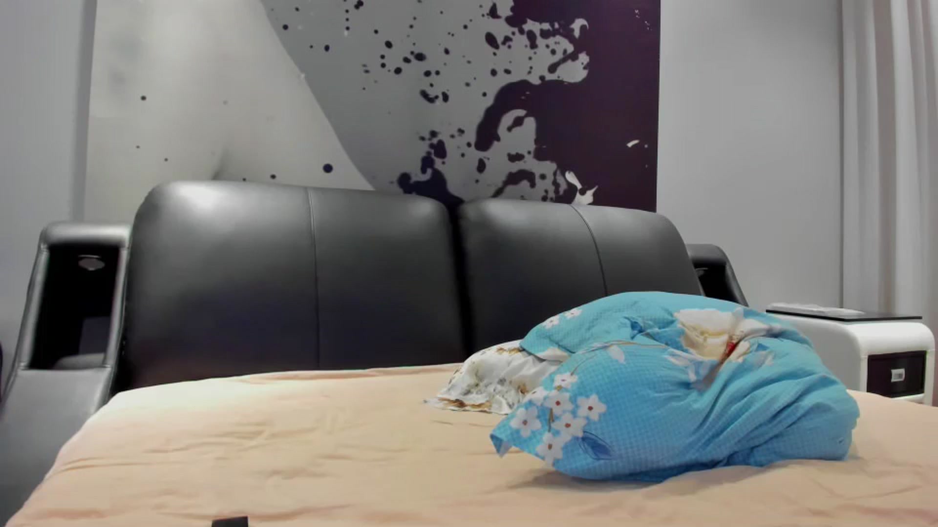 Gallery image thumbnail from SophiaSanty's myfreecams stream on, 08/05/2024, 20:16 image 1 of 20