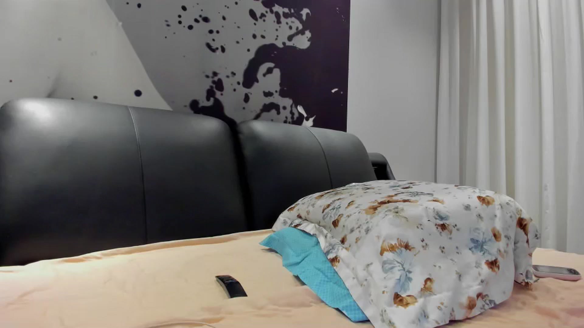 Gallery image thumbnail from SophiaSanty's myfreecams stream on, 08/08/2024, 20:04 image 18 of 20