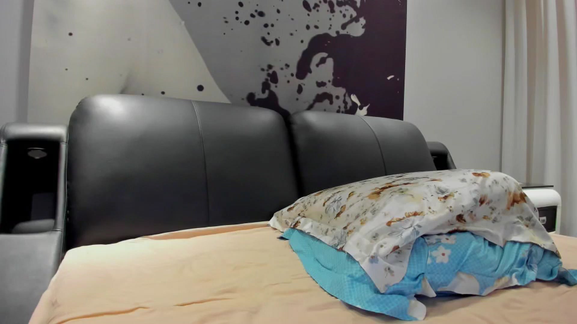 Gallery image thumbnail from SophiaSanty's myfreecams stream on, 08/08/2024, 20:04 image 2 of 20
